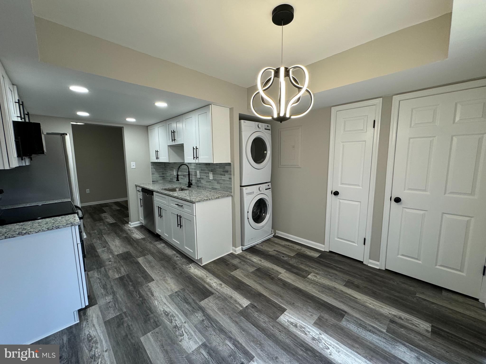 THE VISTAS - Residential