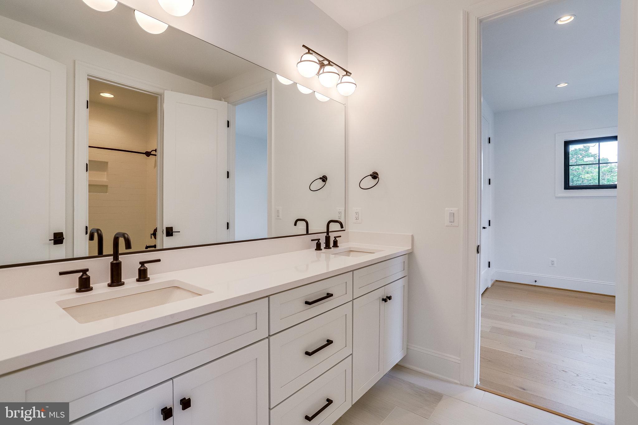 FALLS CHURCH PARK - Residential