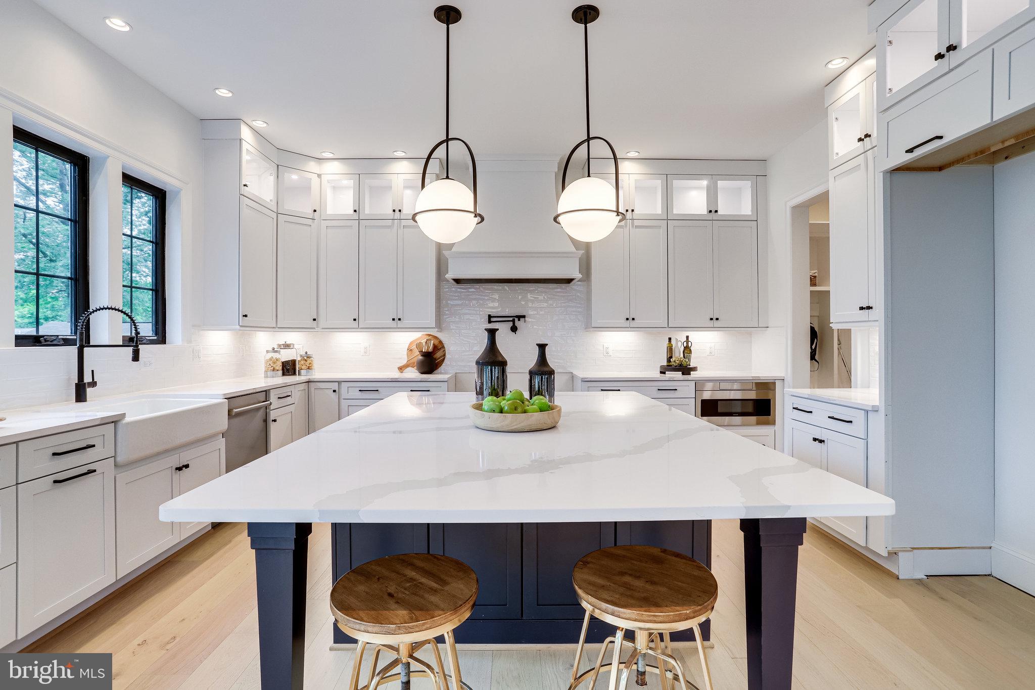 FALLS CHURCH PARK - Residential