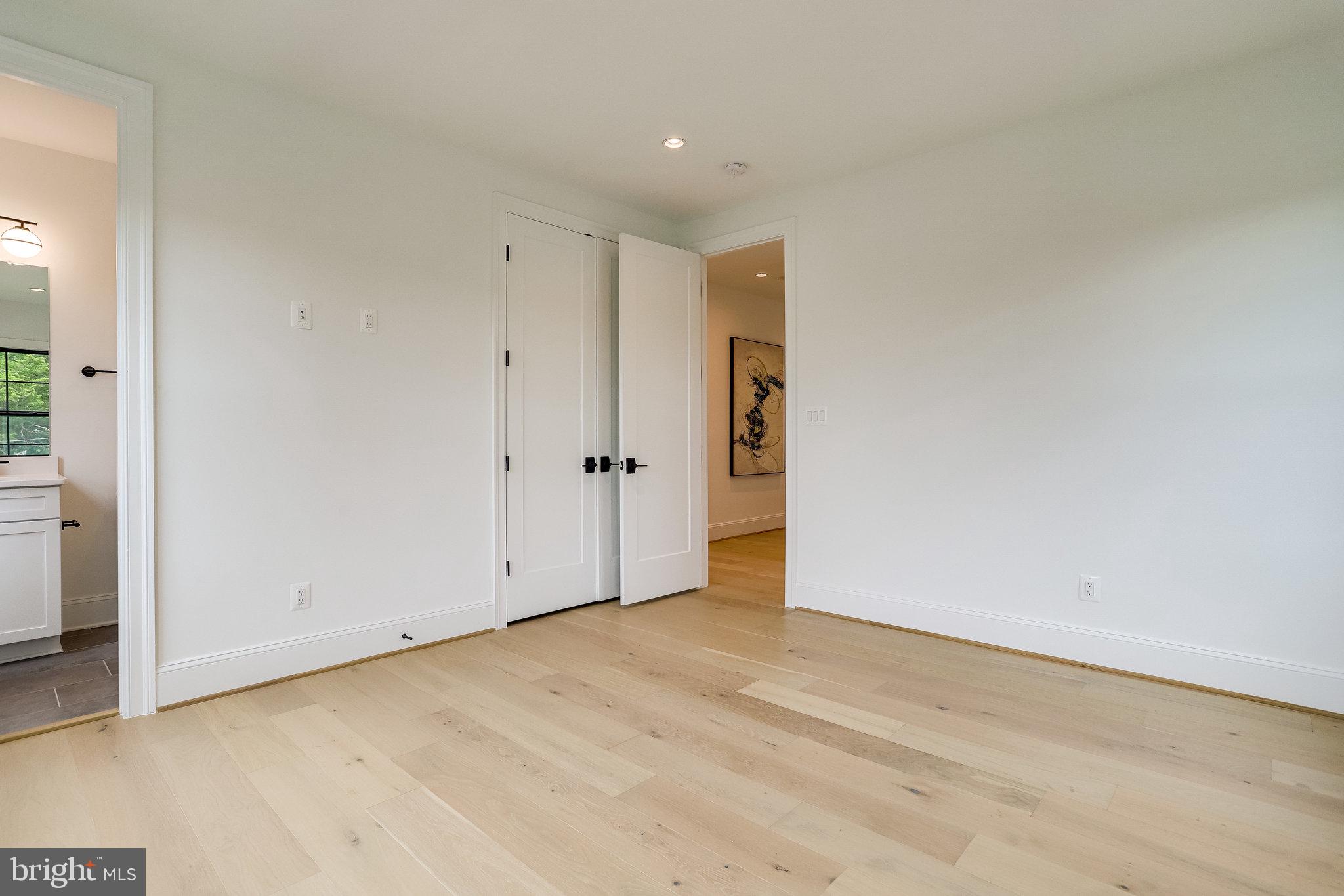 FALLS CHURCH PARK - Residential