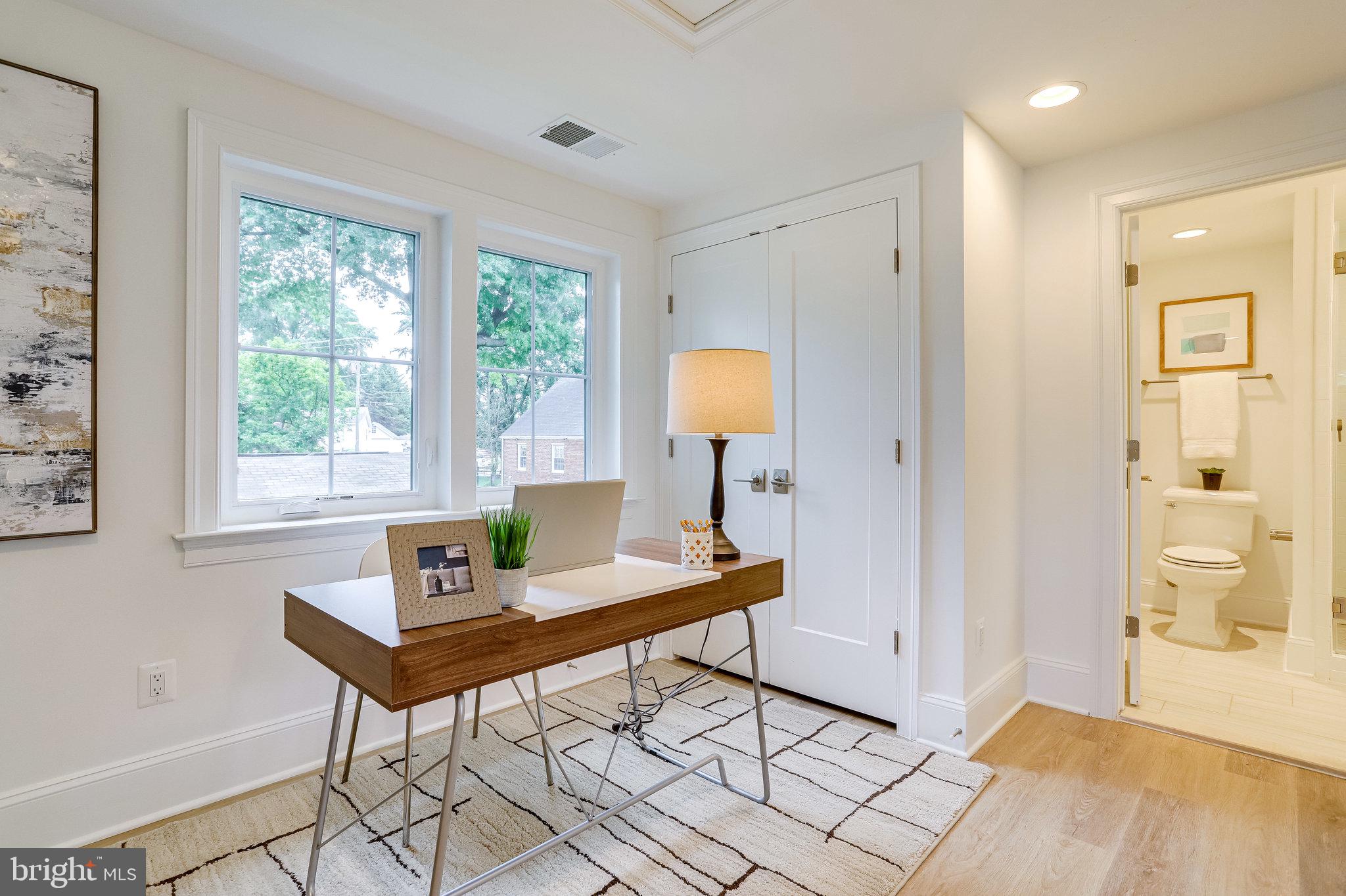 FALLS CHURCH PARK - Residential