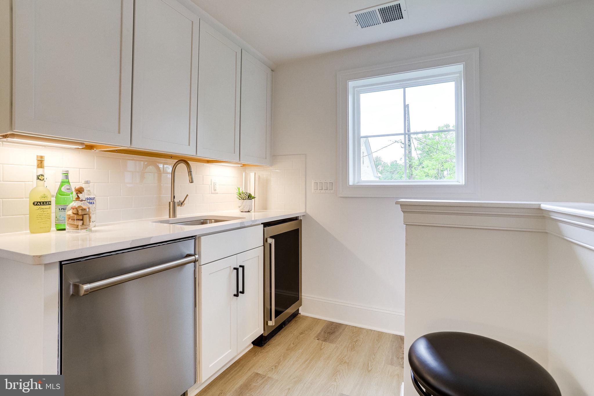 FALLS CHURCH PARK - Residential