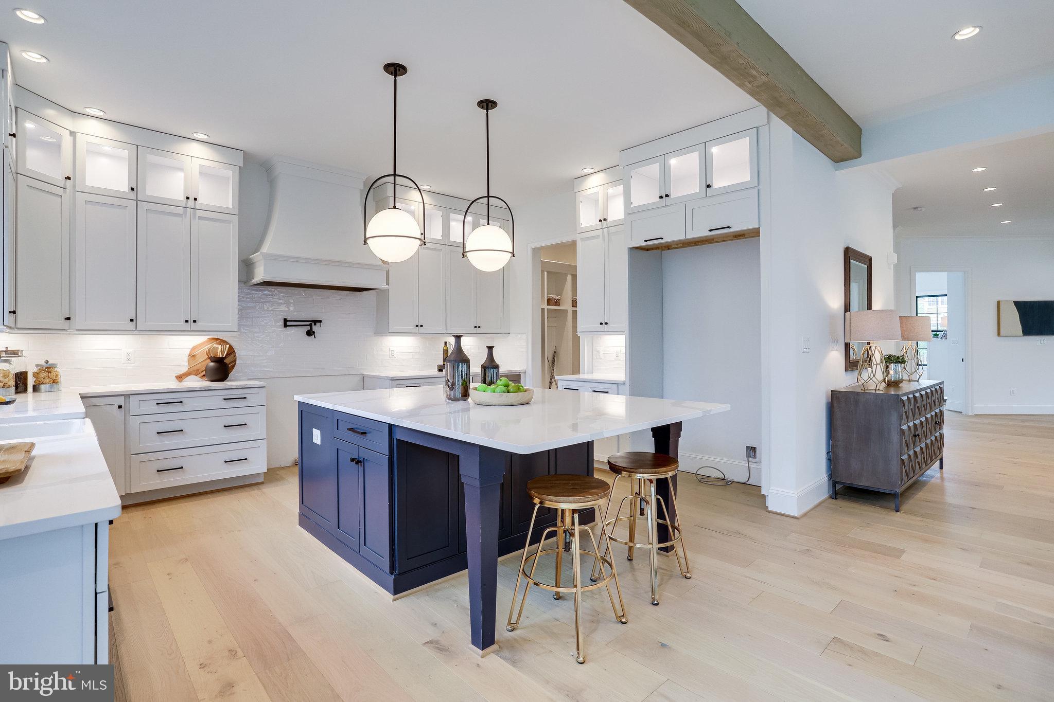 FALLS CHURCH PARK - Residential