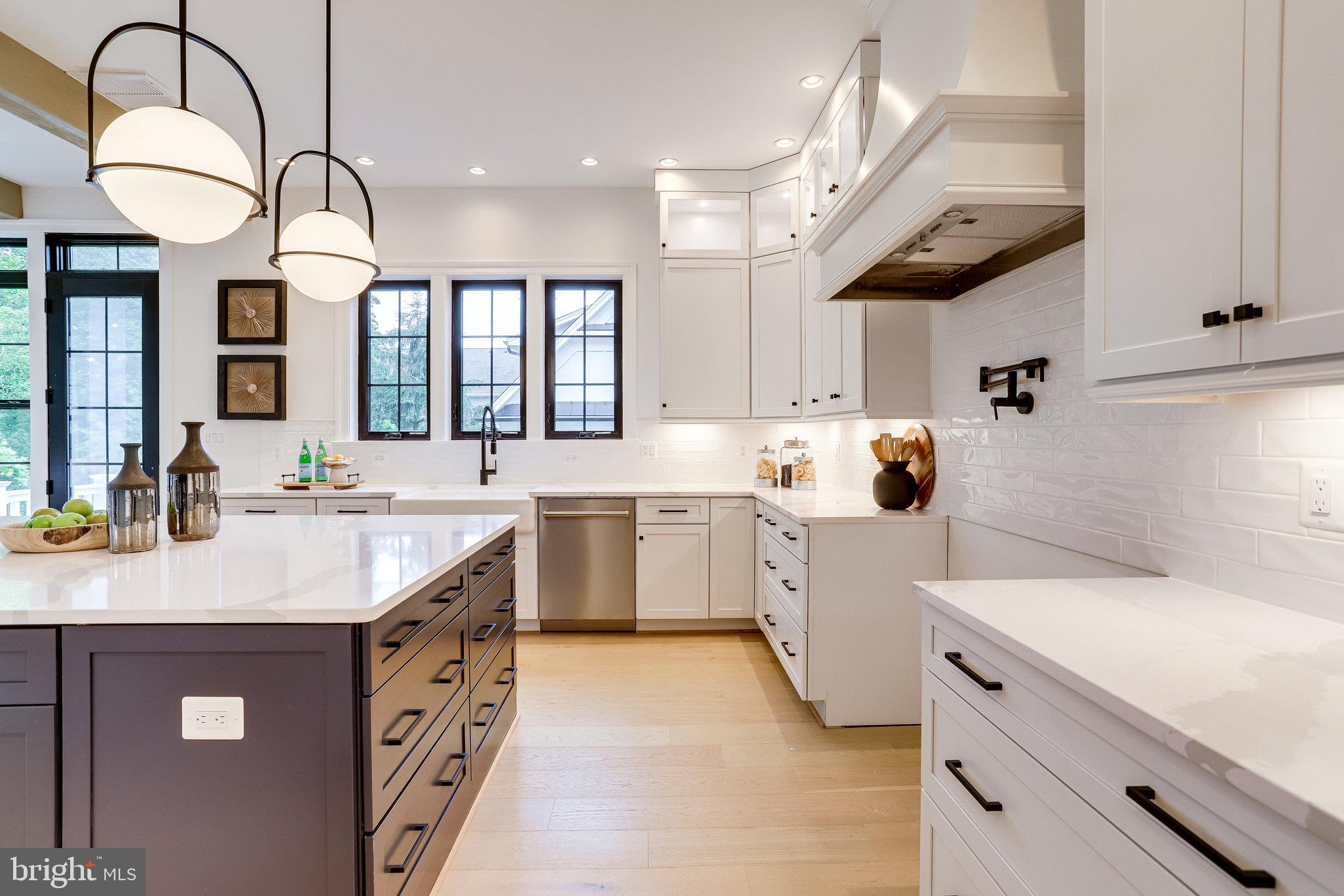 FALLS CHURCH PARK - Residential