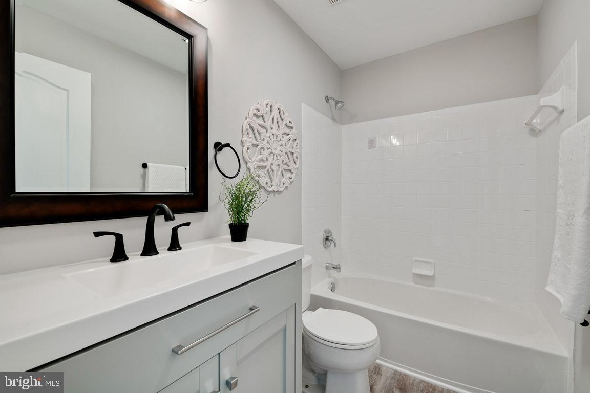 TAYLOR VILLAGE - Residential