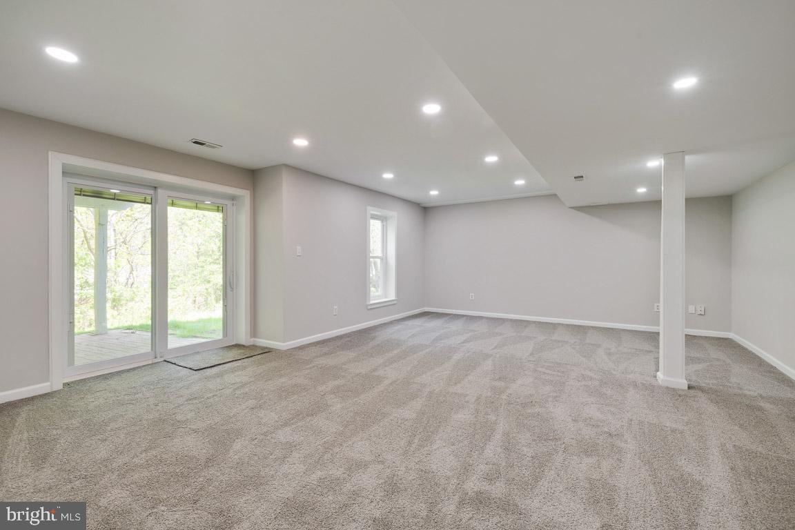 TAYLOR VILLAGE - Residential