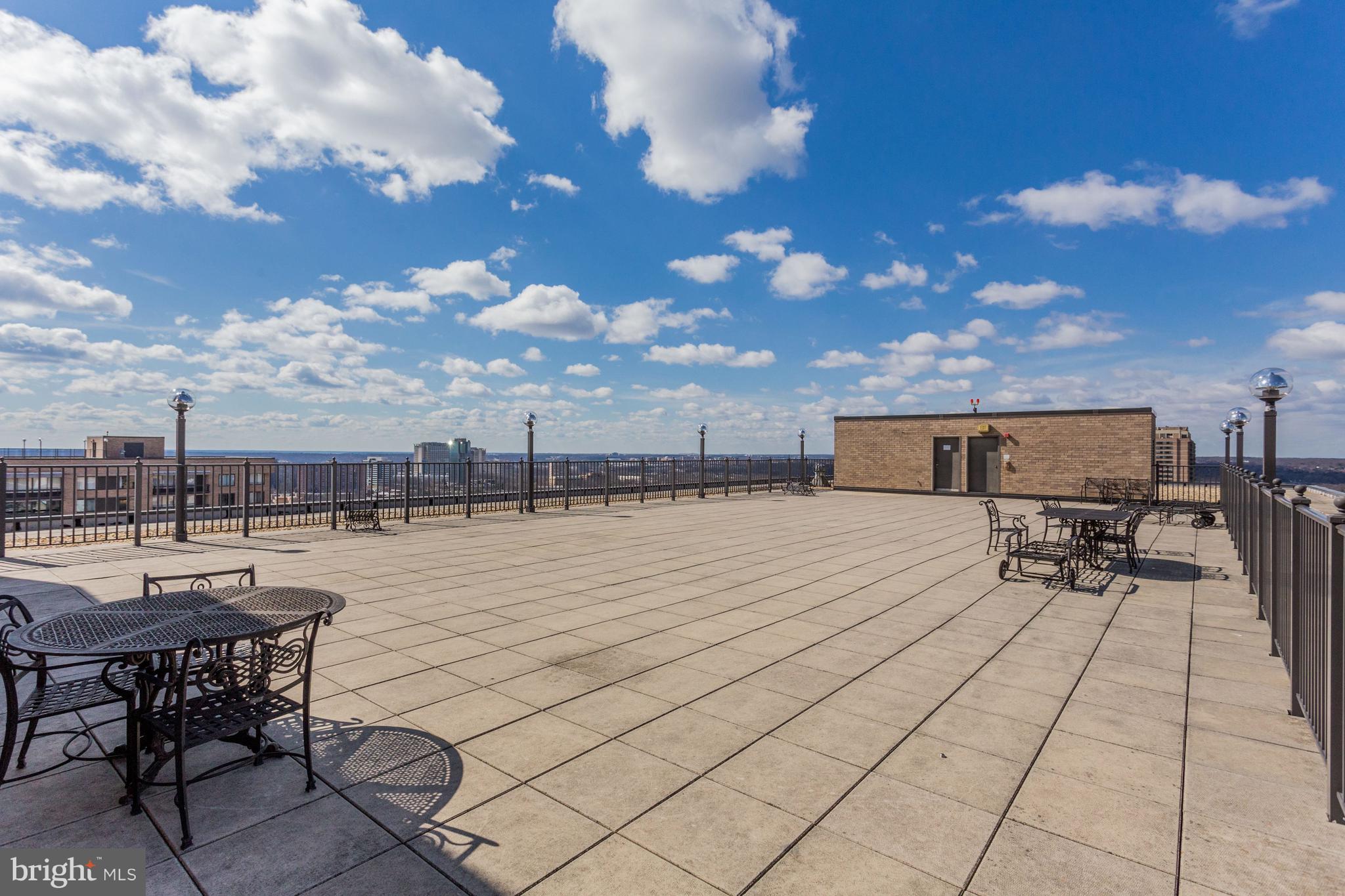 SKYLINE PLAZA - Residential