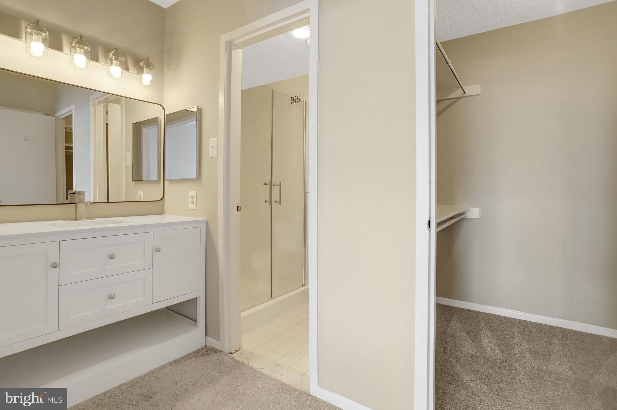 SKYLINE PLAZA - Residential