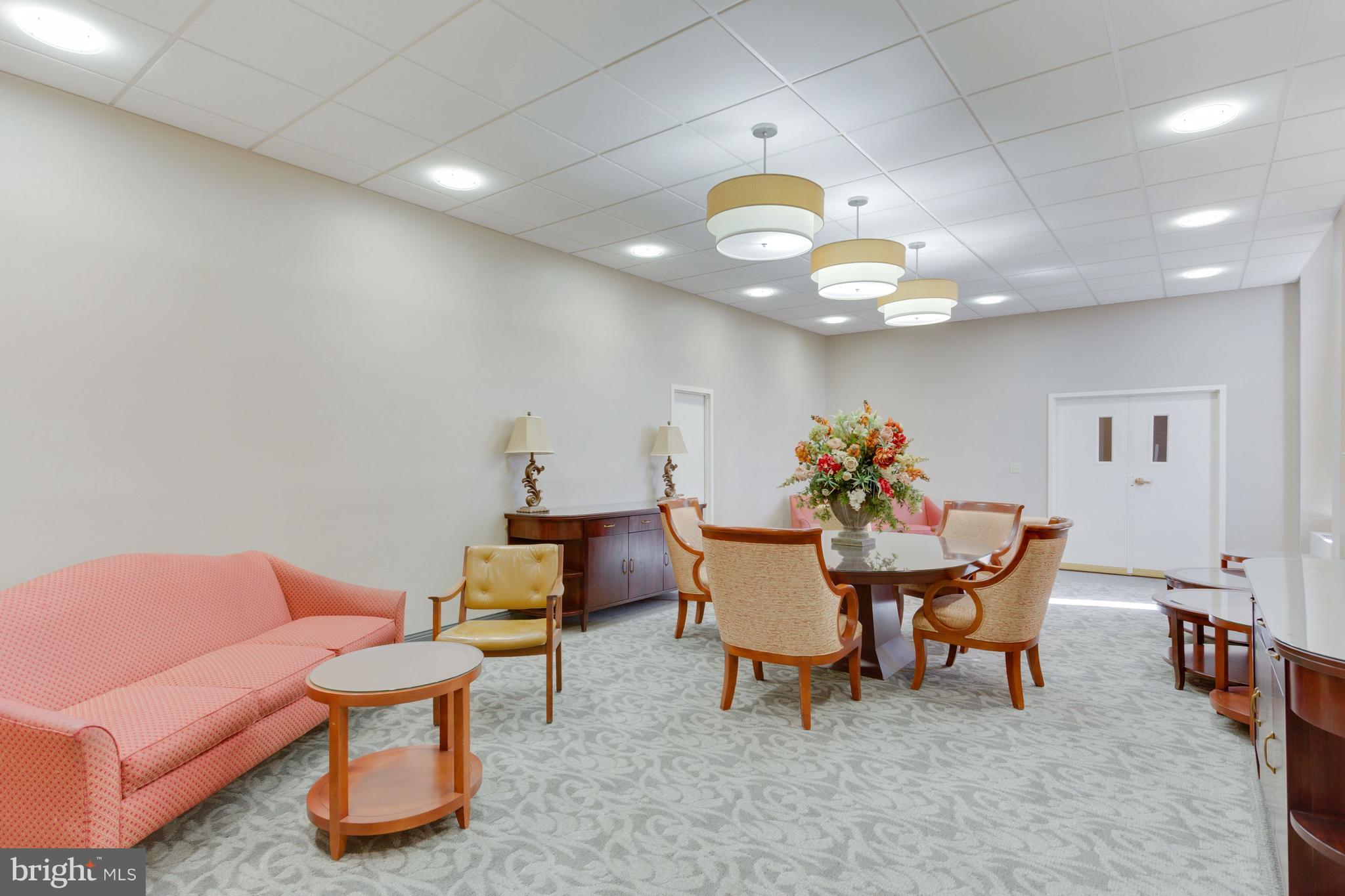 SKYLINE PLAZA - Residential