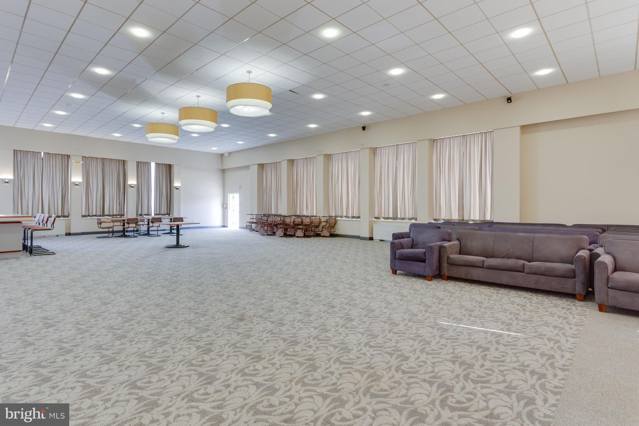 SKYLINE PLAZA - Residential