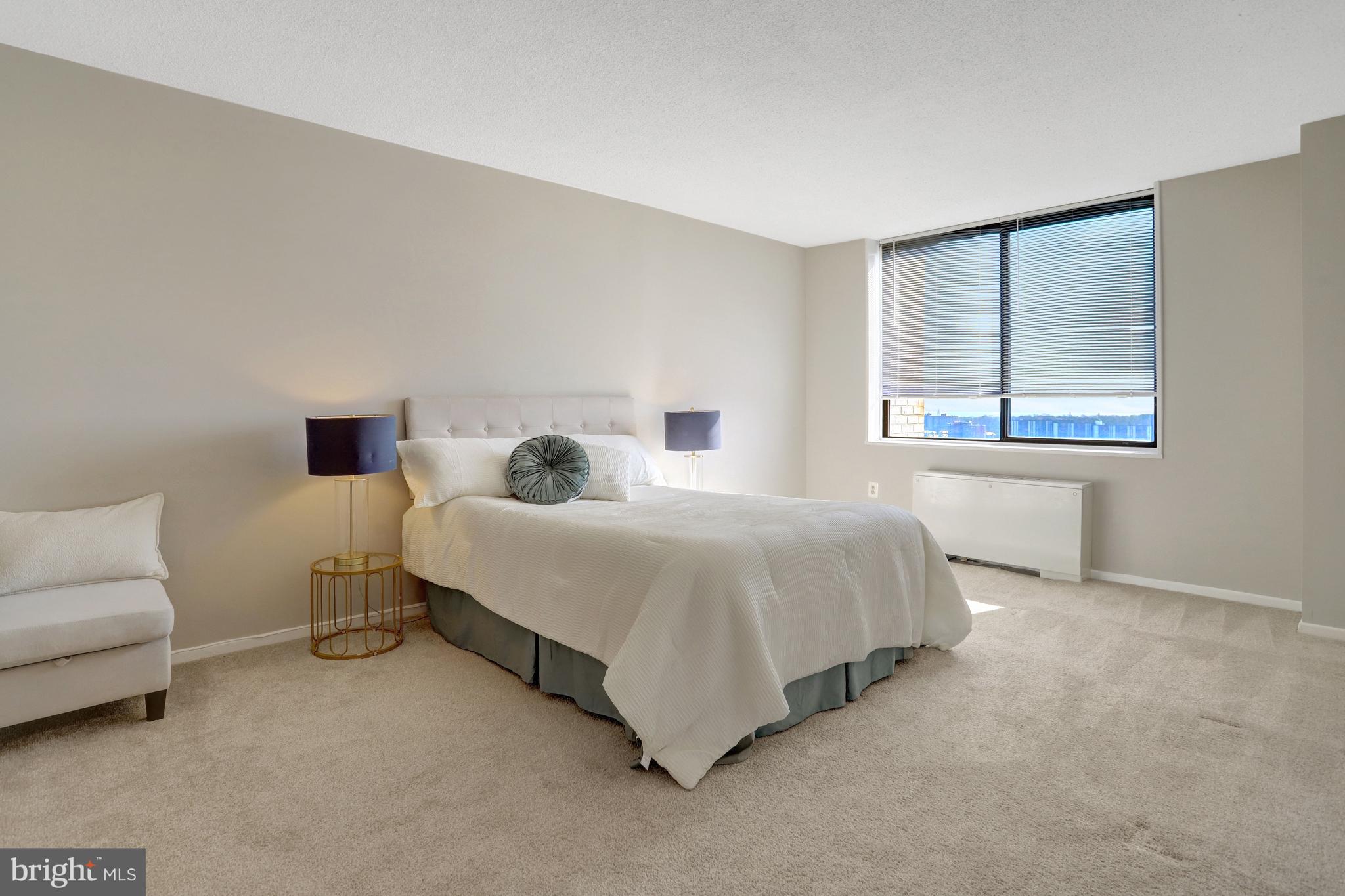 SKYLINE PLAZA - Residential