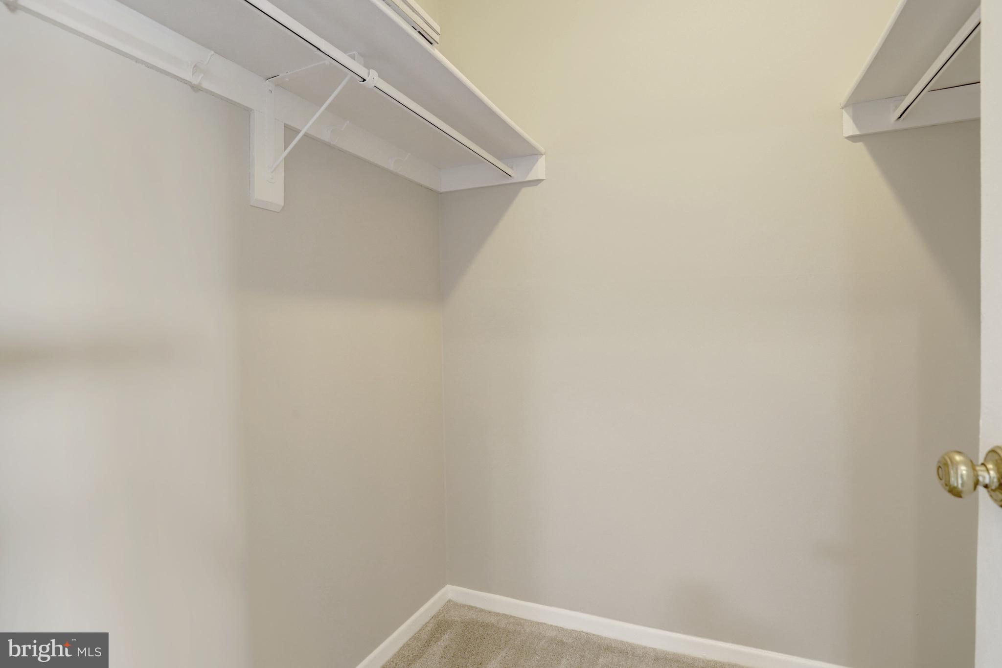 SKYLINE PLAZA - Residential