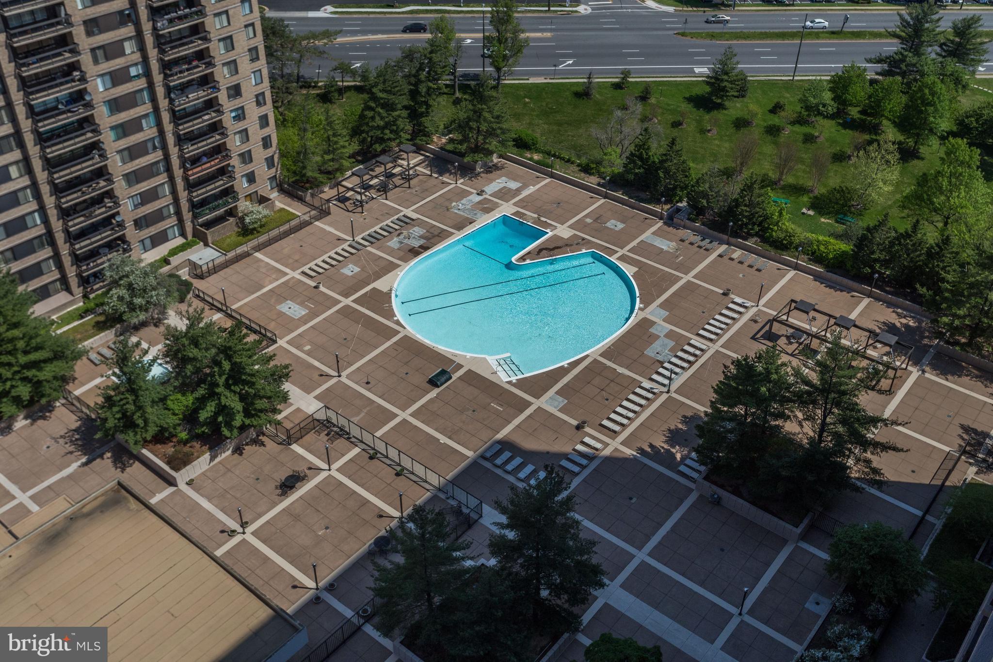 SKYLINE PLAZA - Residential