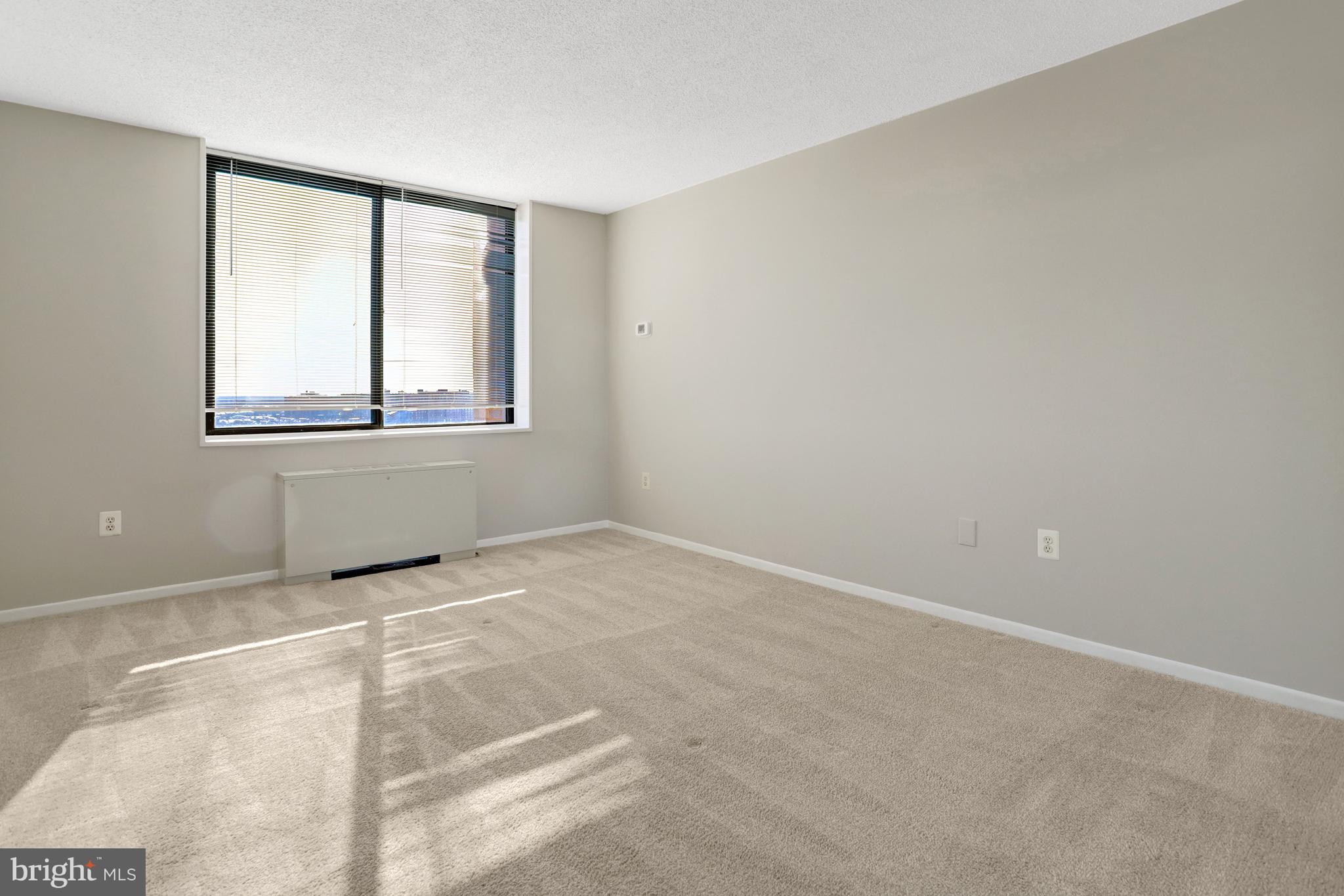 SKYLINE PLAZA - Residential