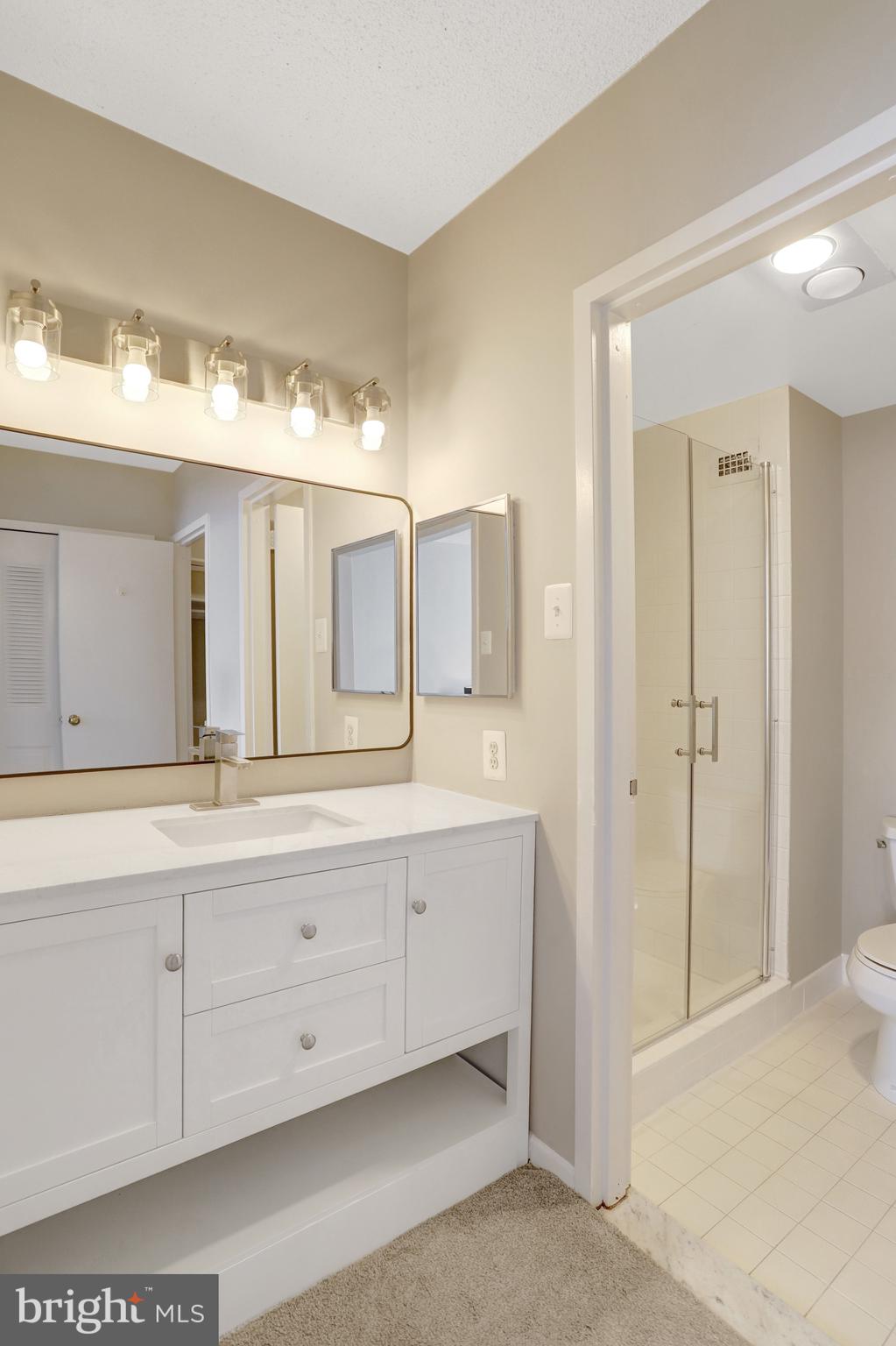 SKYLINE PLAZA - Residential