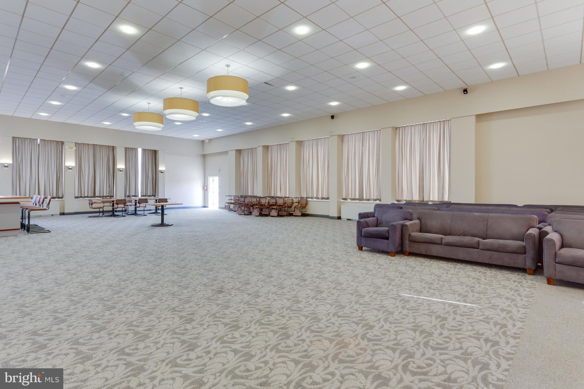 SKYLINE PLAZA - Residential