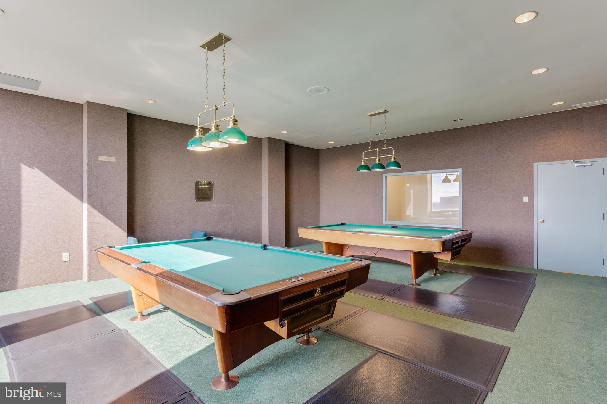 SKYLINE PLAZA - Residential