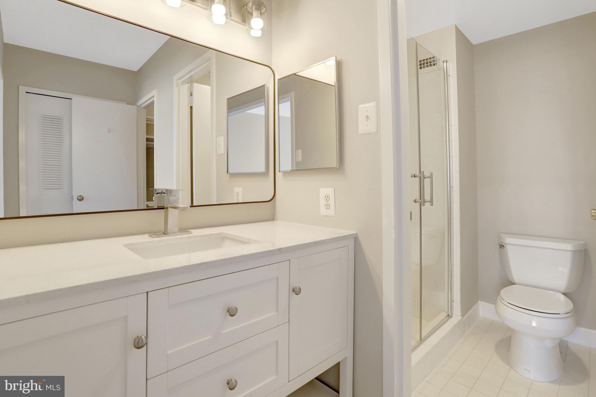 SKYLINE PLAZA - Residential