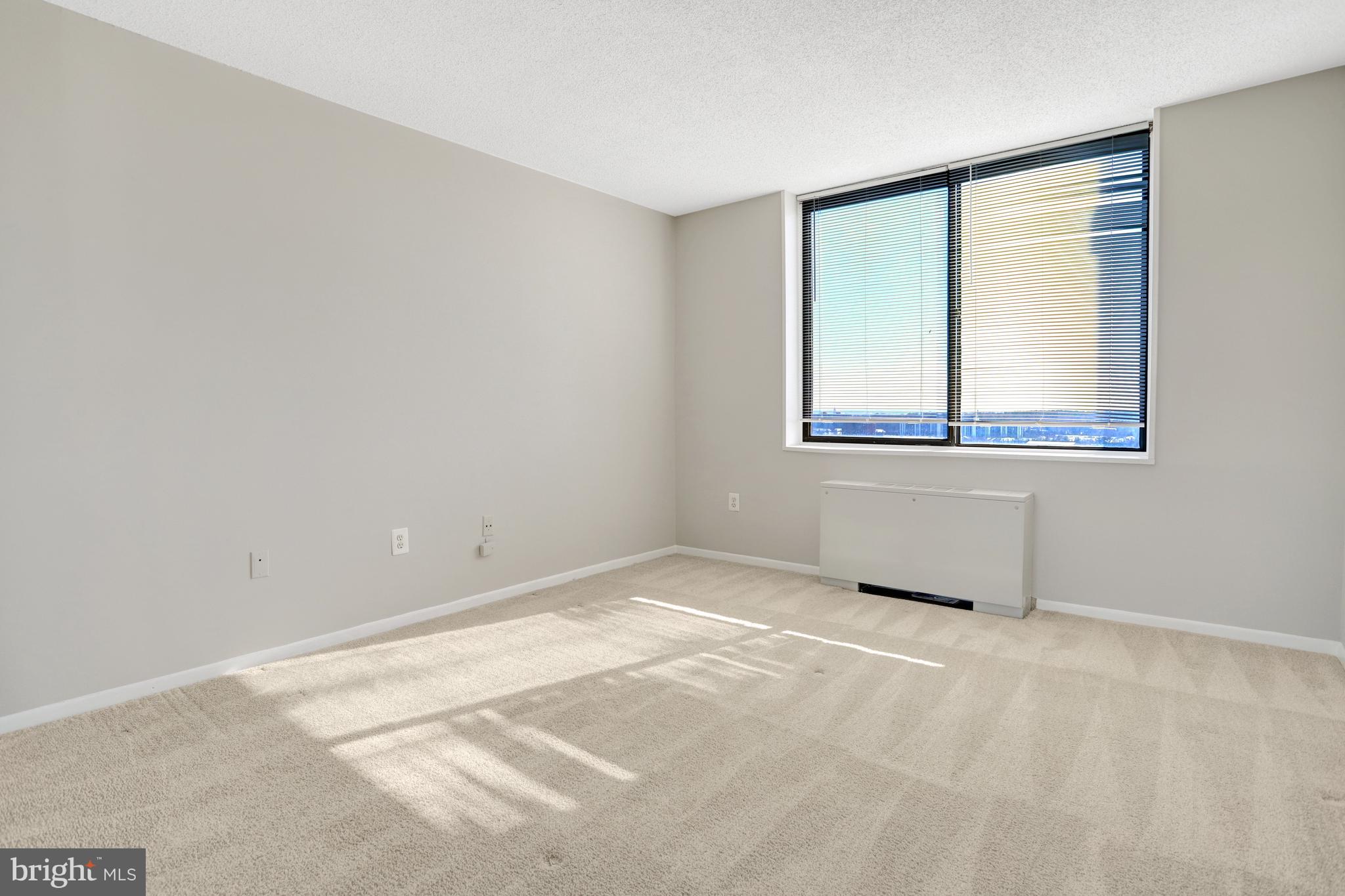 SKYLINE PLAZA - Residential