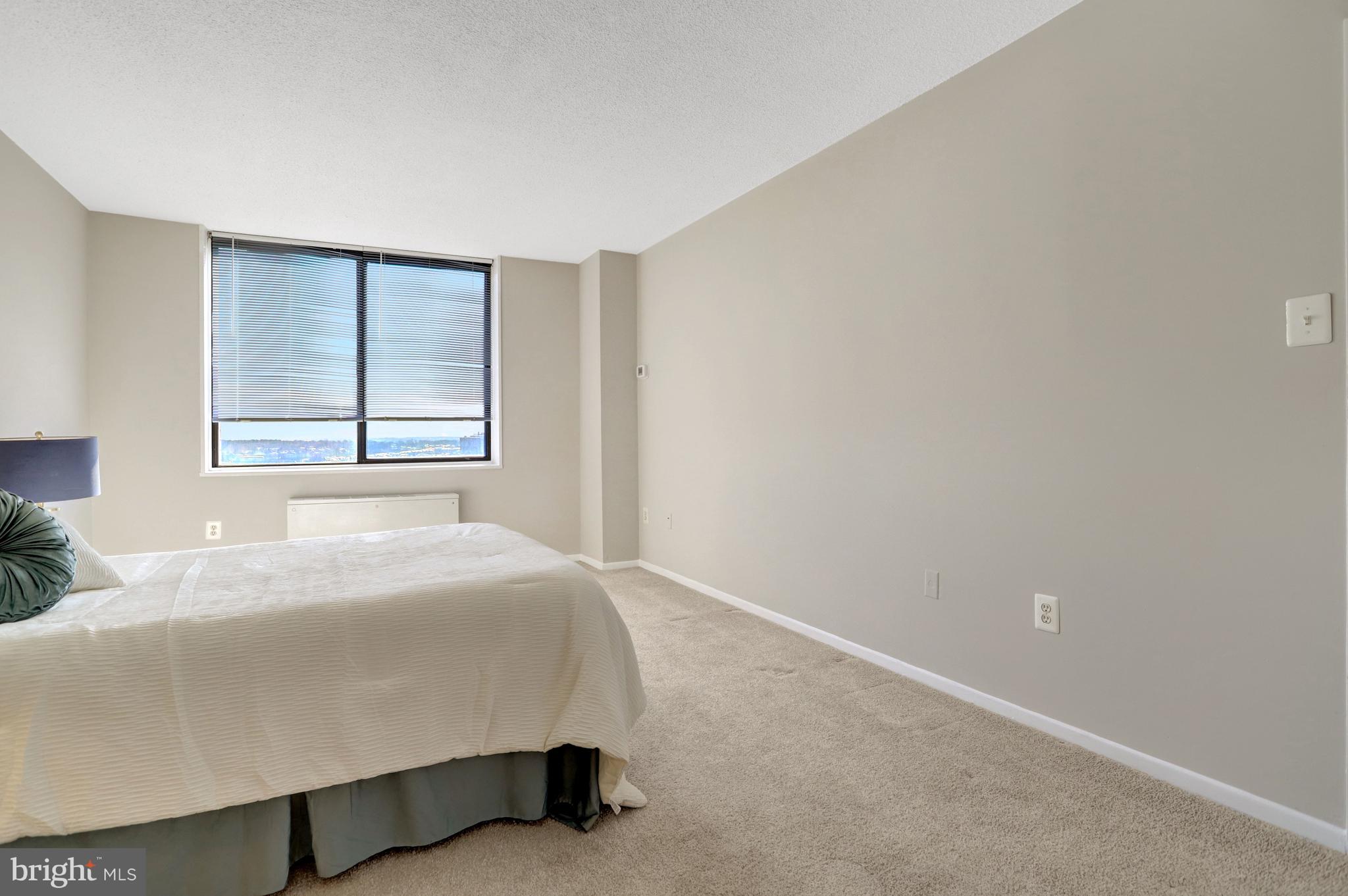 SKYLINE PLAZA - Residential