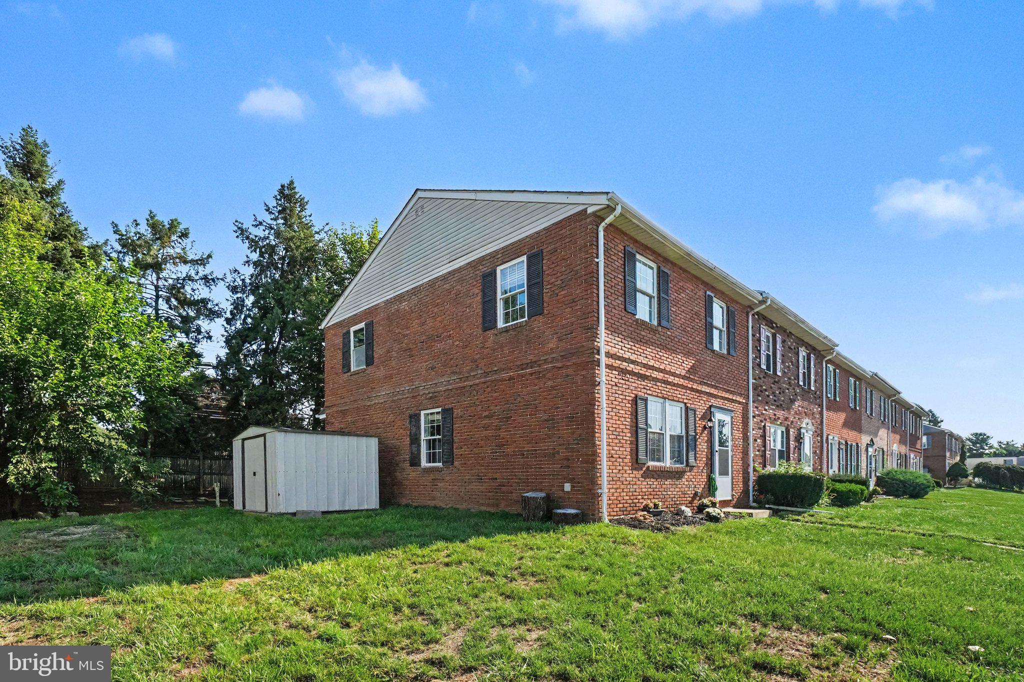 1919 ANDRE COURT