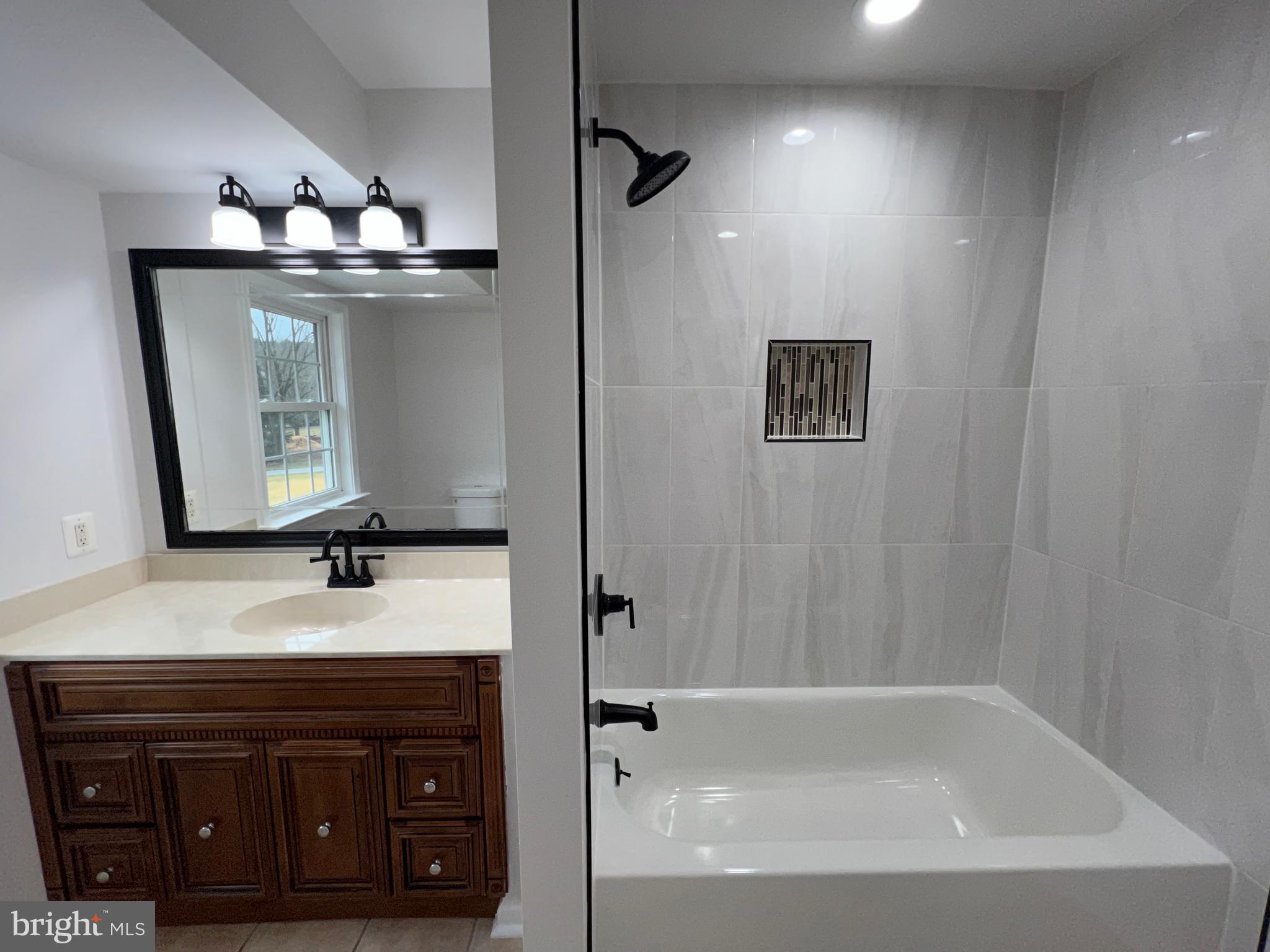 MIDDLETOWN FARMS - Residential