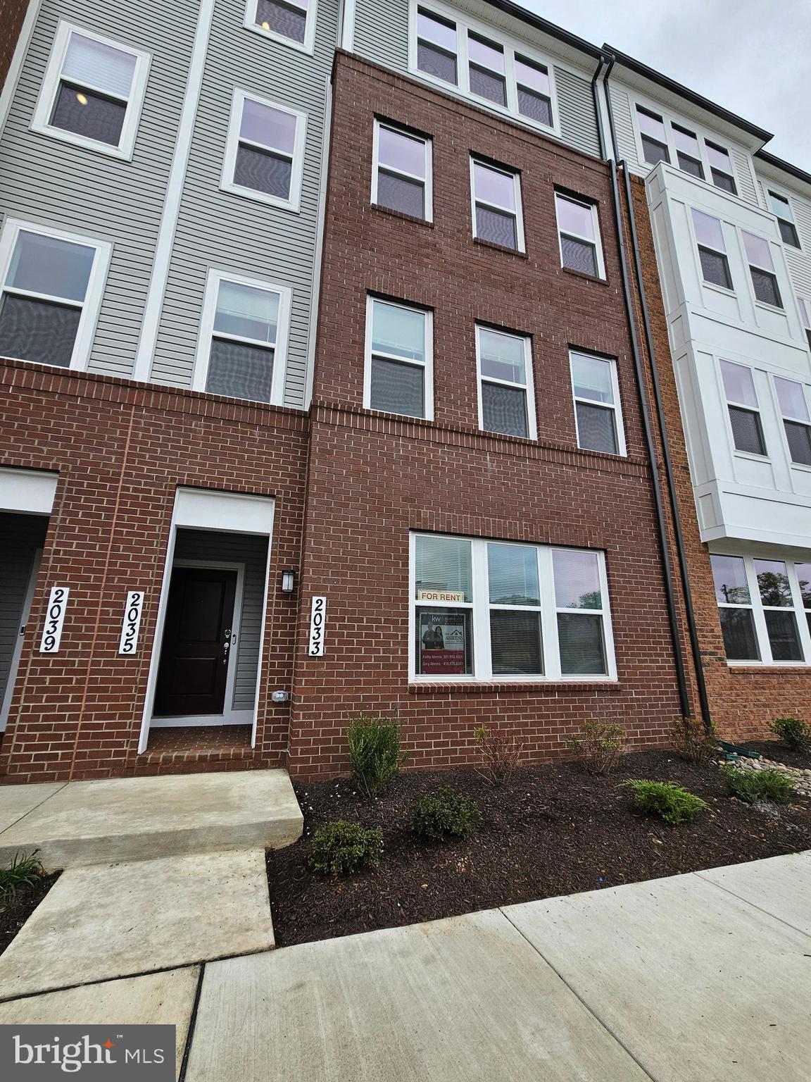 FARMSTEAD DISTRICT - Residential Lease