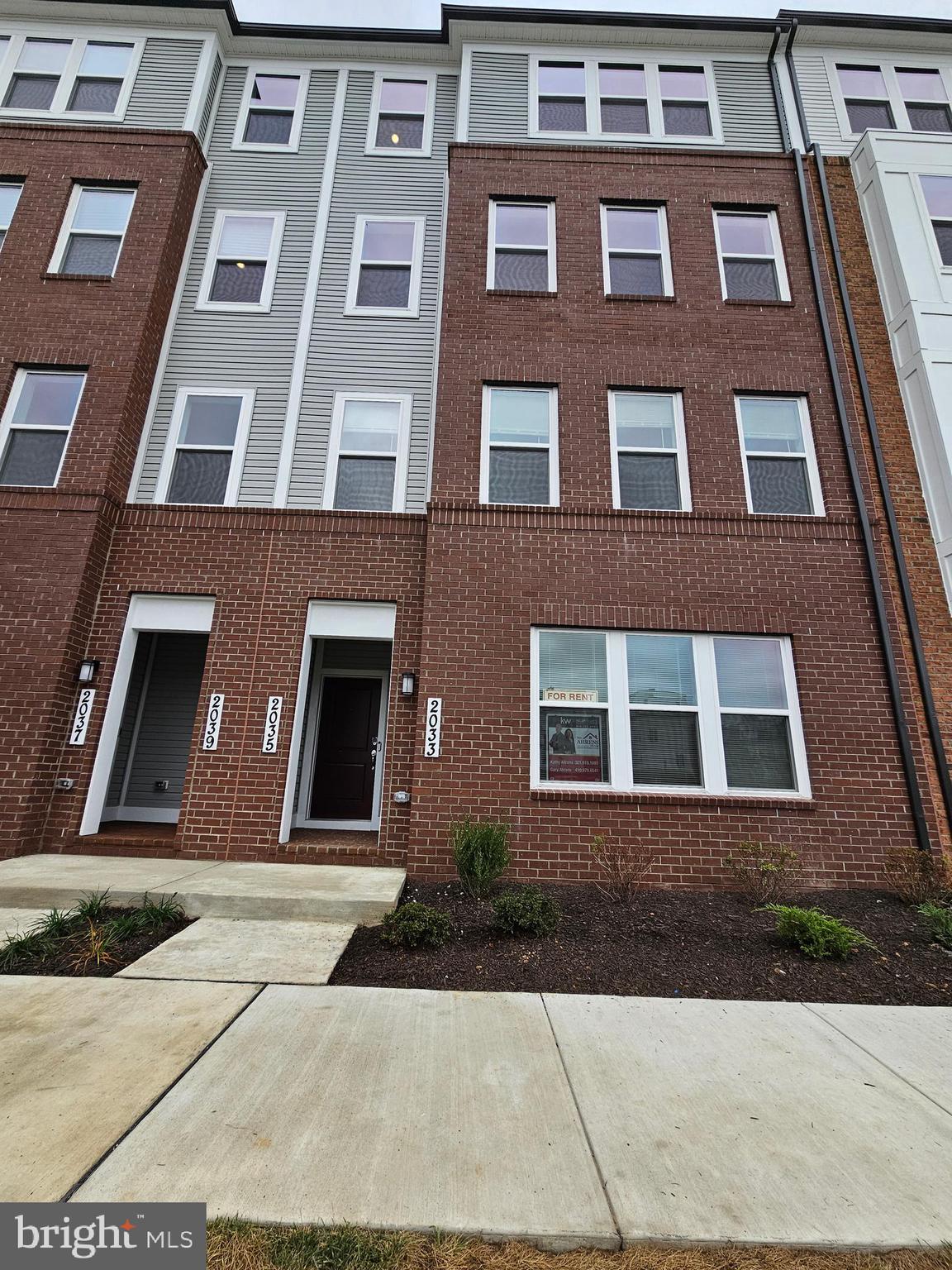 FARMSTEAD DISTRICT - Residential Lease