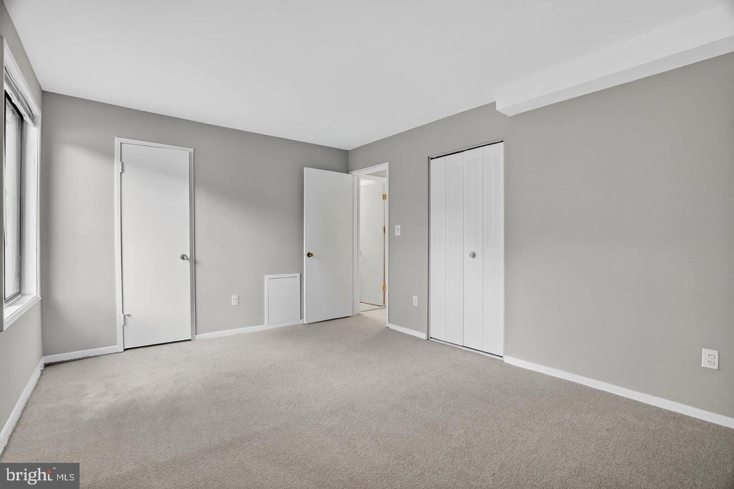 LONG REACH HOUSE CONDOMINIUMS - Residential