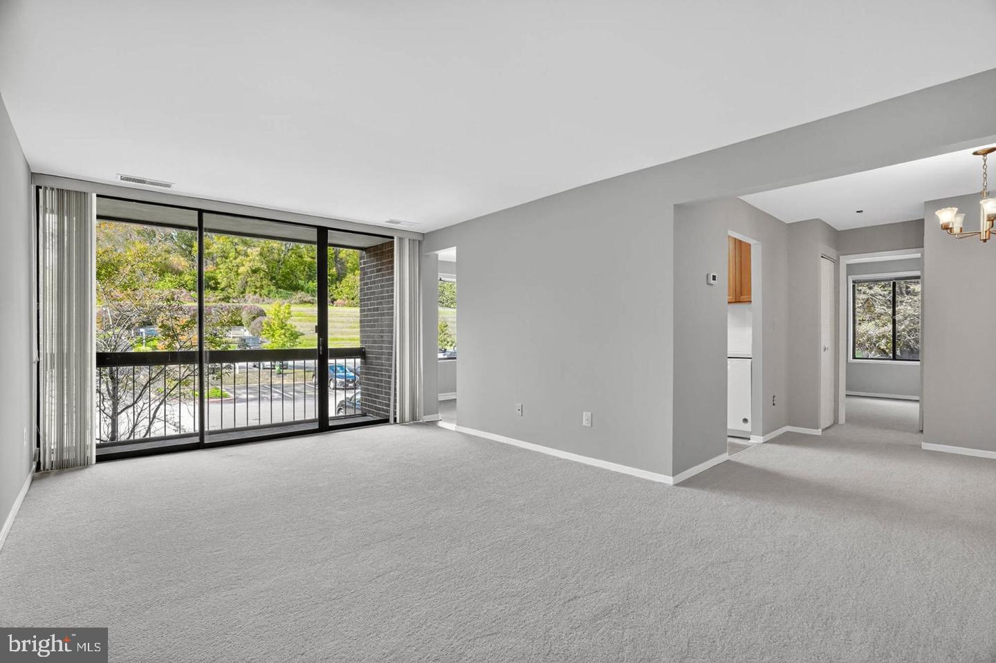 LONG REACH HOUSE CONDOMINIUMS - Residential