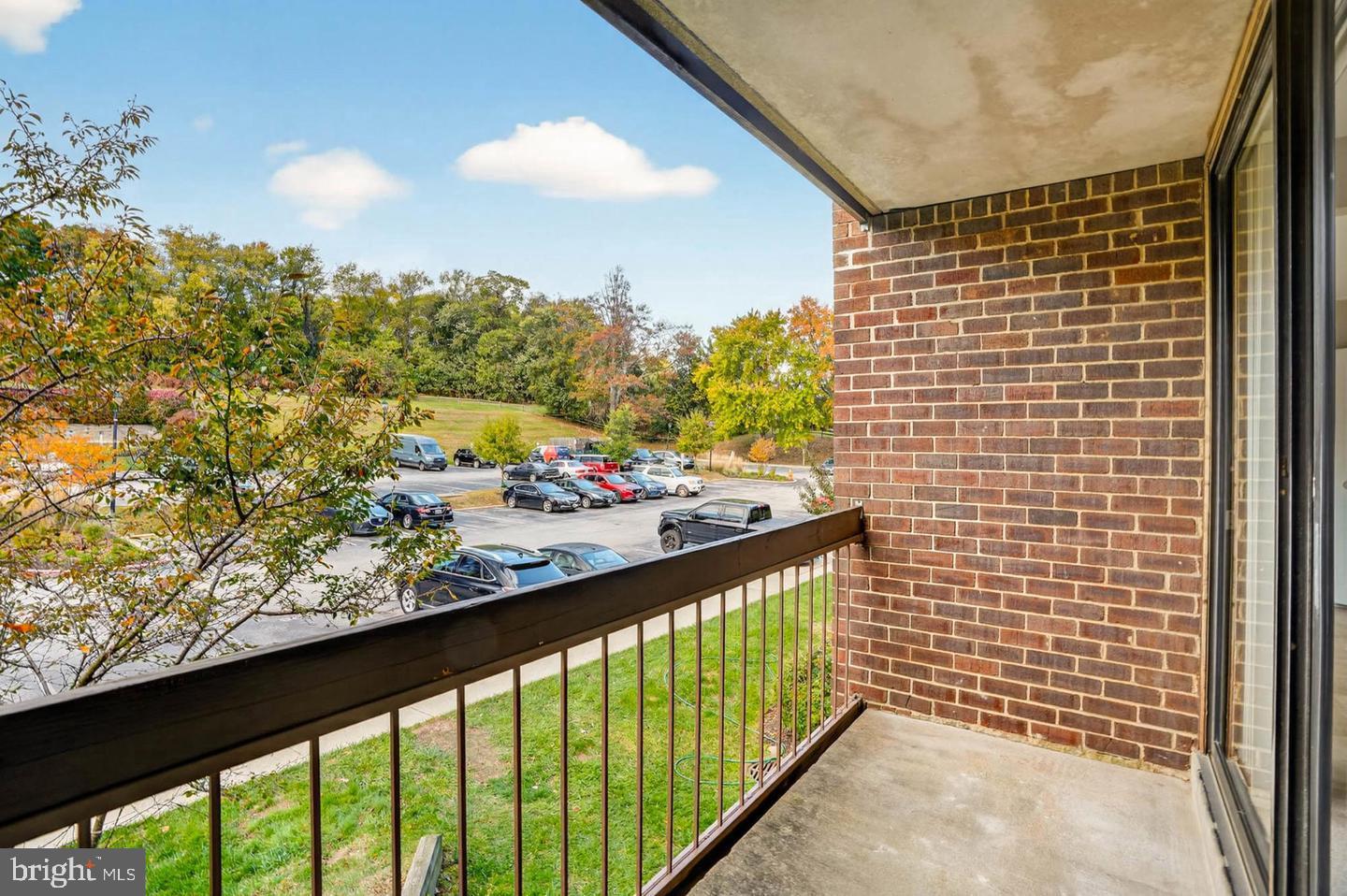 LONG REACH HOUSE CONDOMINIUMS - Residential