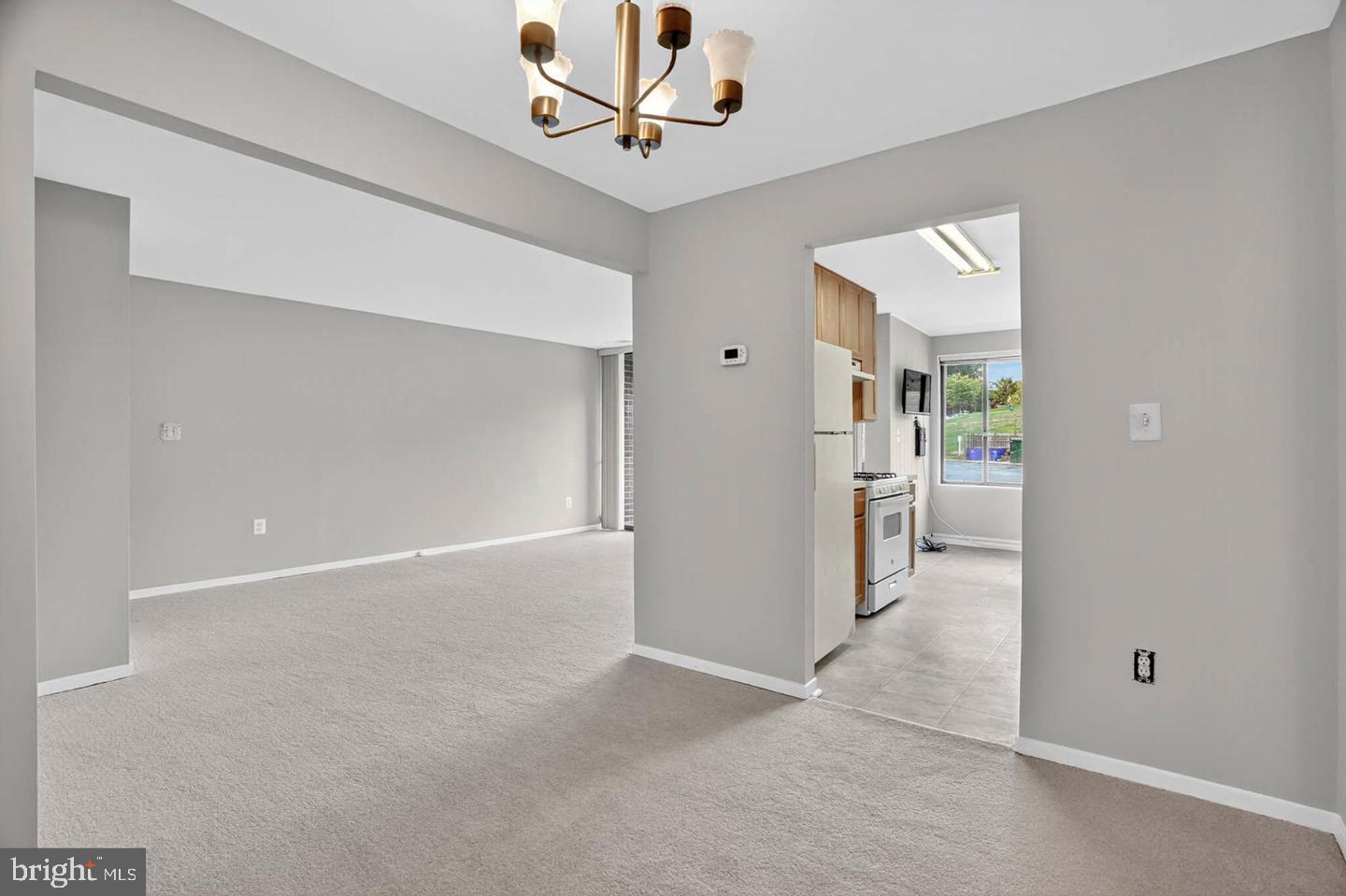 LONG REACH HOUSE CONDOMINIUMS - Residential