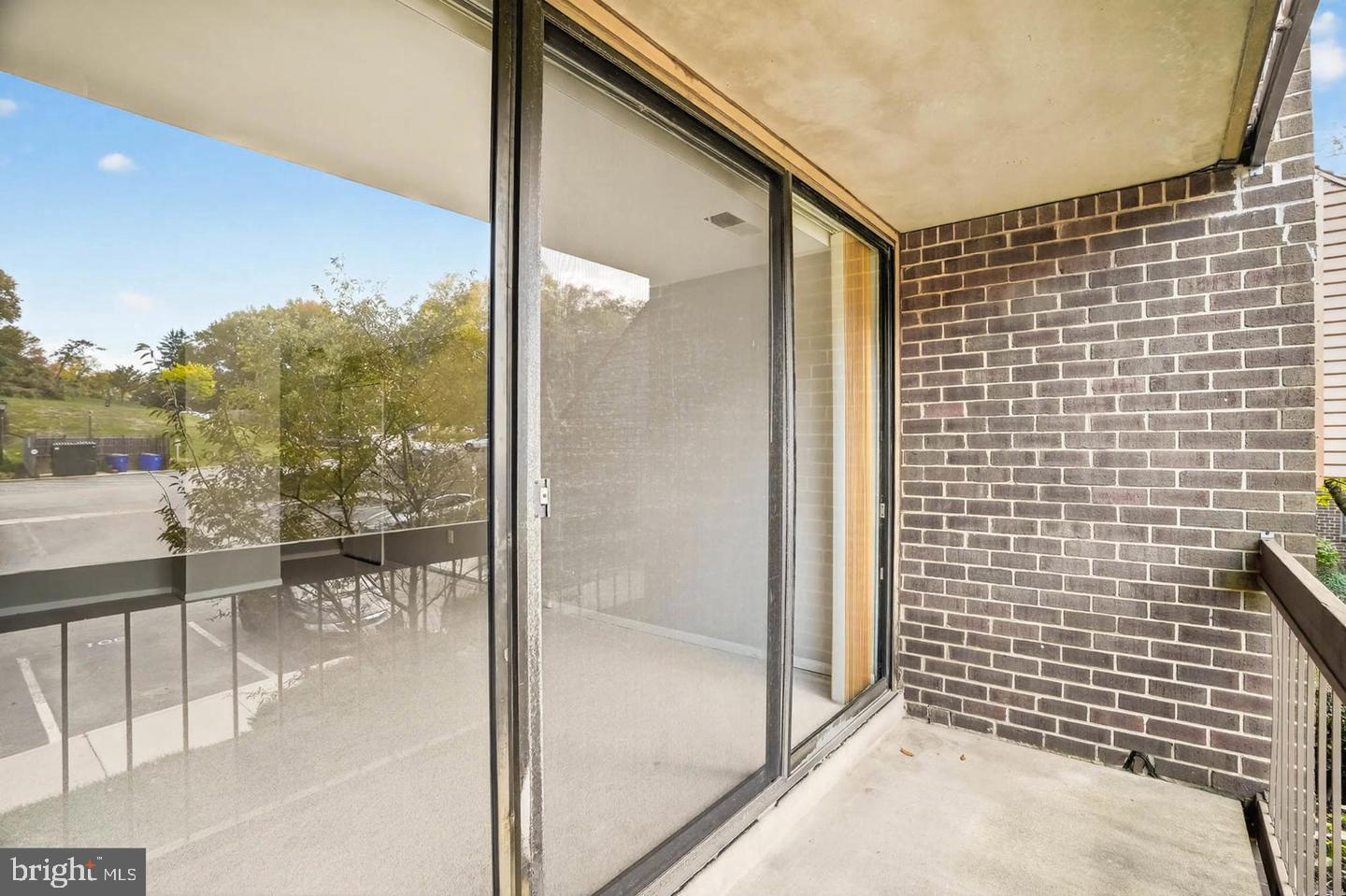 LONG REACH HOUSE CONDOMINIUMS - Residential