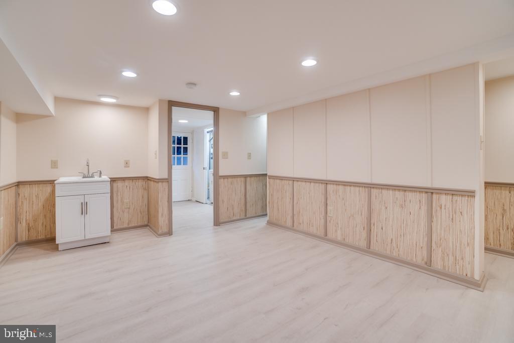 CAVALIER HOMES - Residential Lease