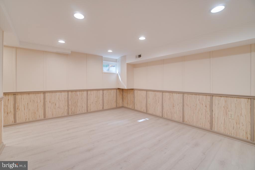 CAVALIER HOMES - Residential Lease