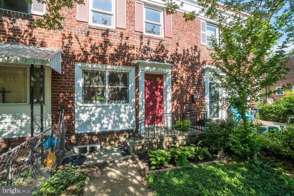 CAVALIER HOMES - Residential Lease