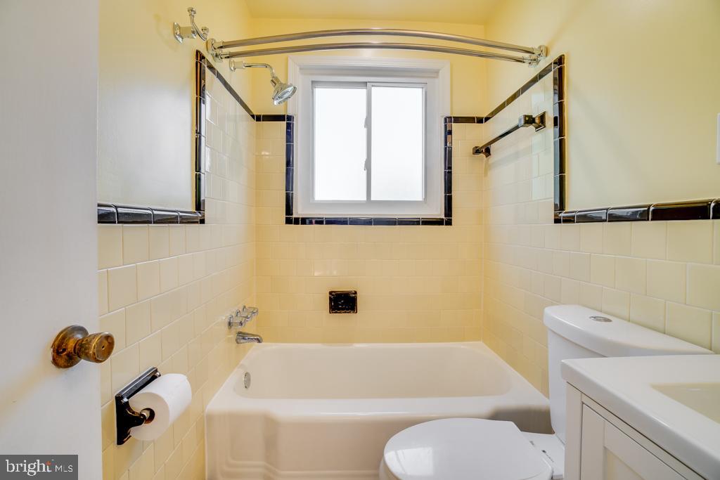 CAVALIER HOMES - Residential Lease