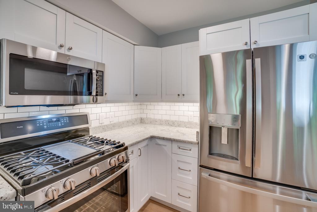 CAVALIER HOMES - Residential Lease