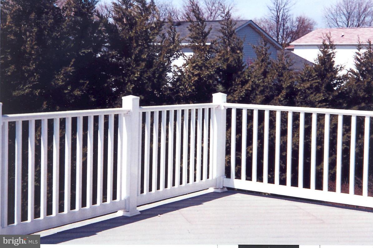 50 FALLING LEAF COURT