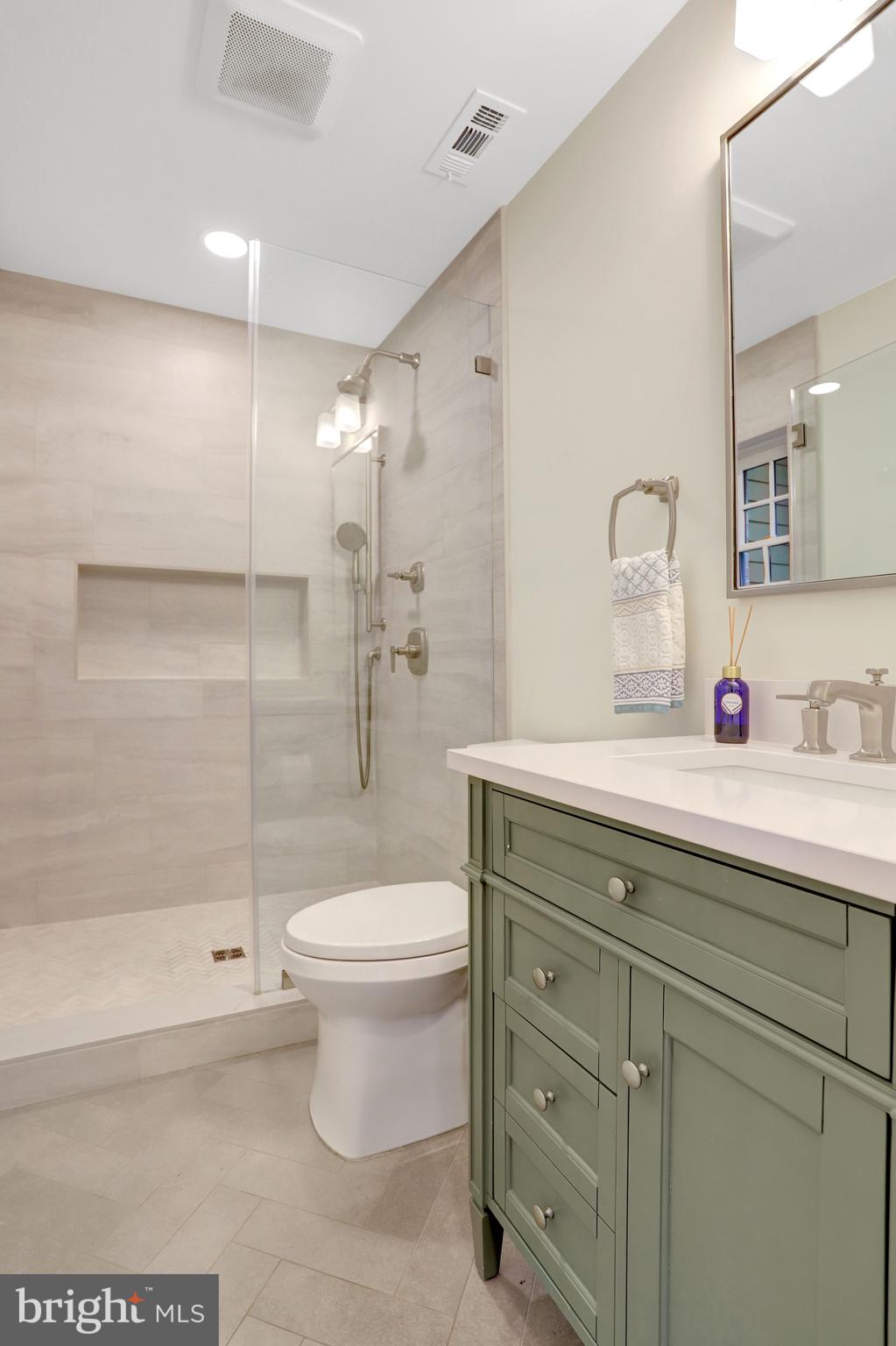 TARA - LEEWAY HEIGHTS - Residential