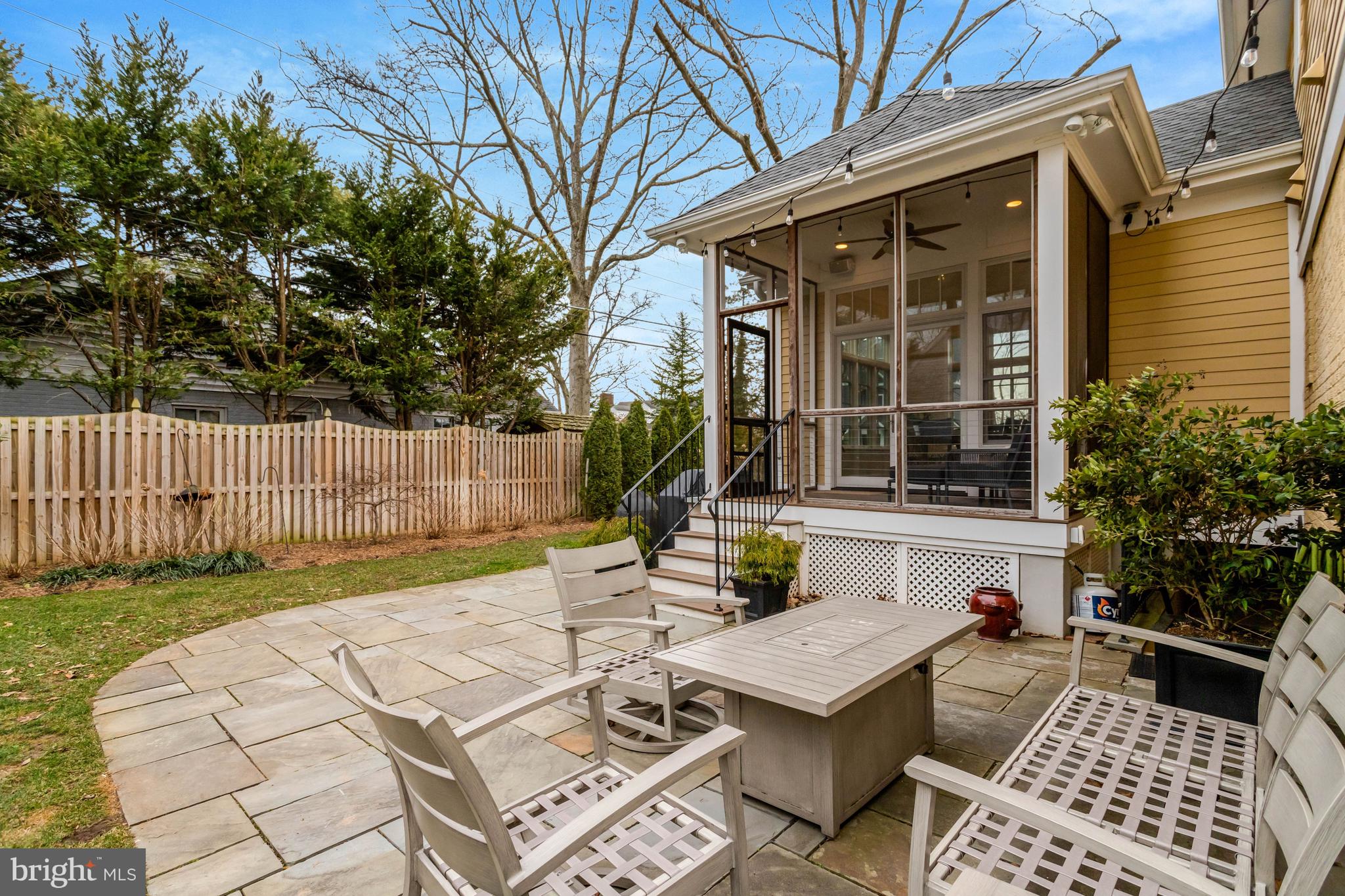 TARA - LEEWAY HEIGHTS - Residential