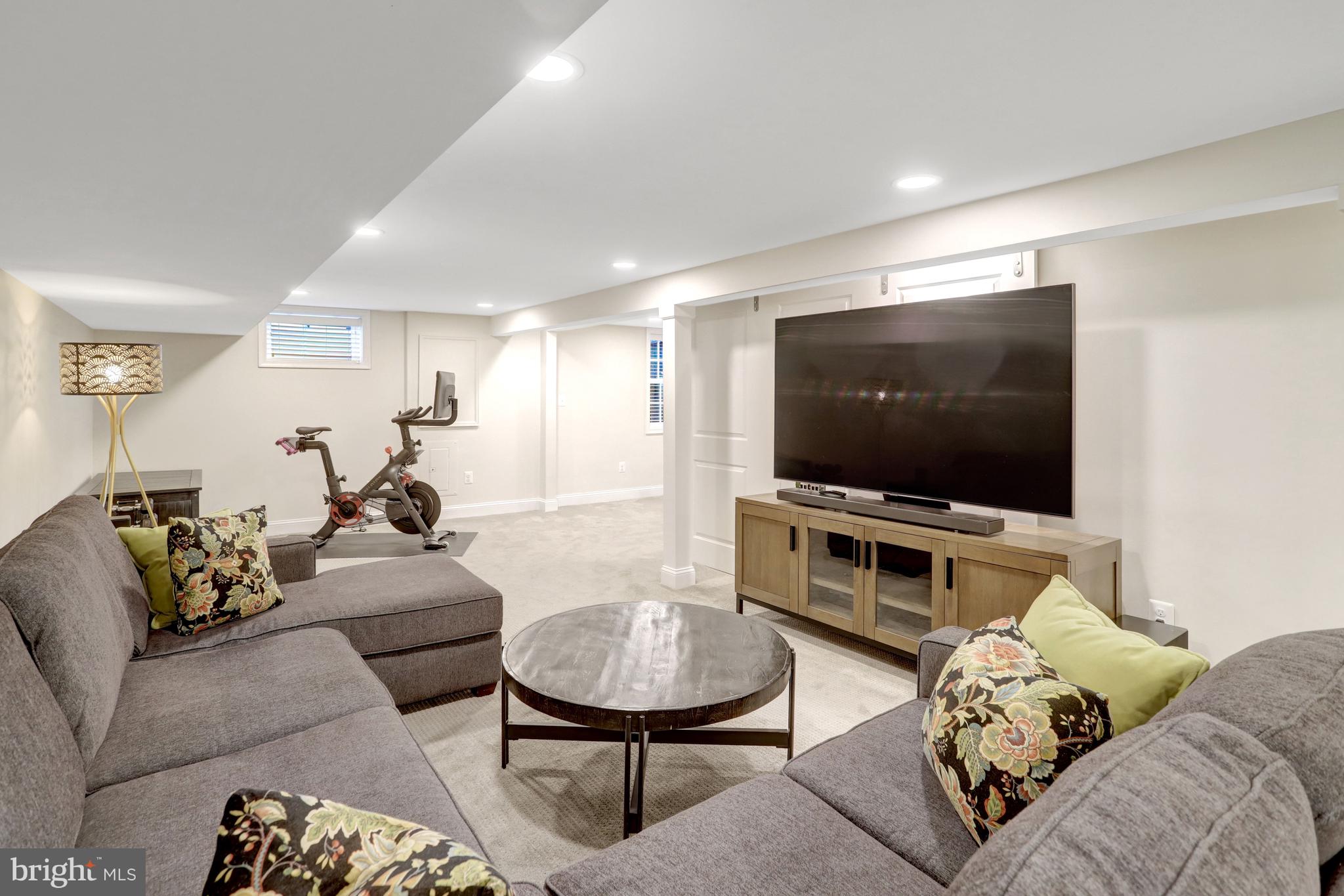 TARA - LEEWAY HEIGHTS - Residential