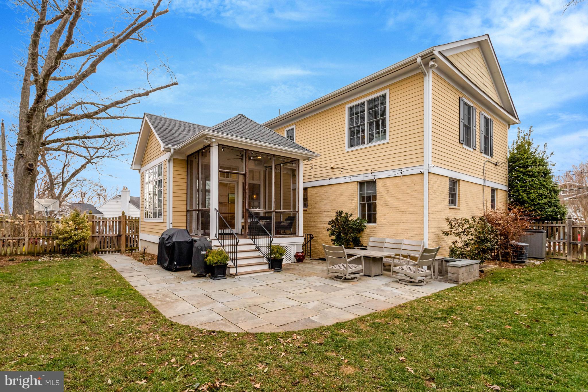 TARA - LEEWAY HEIGHTS - Residential