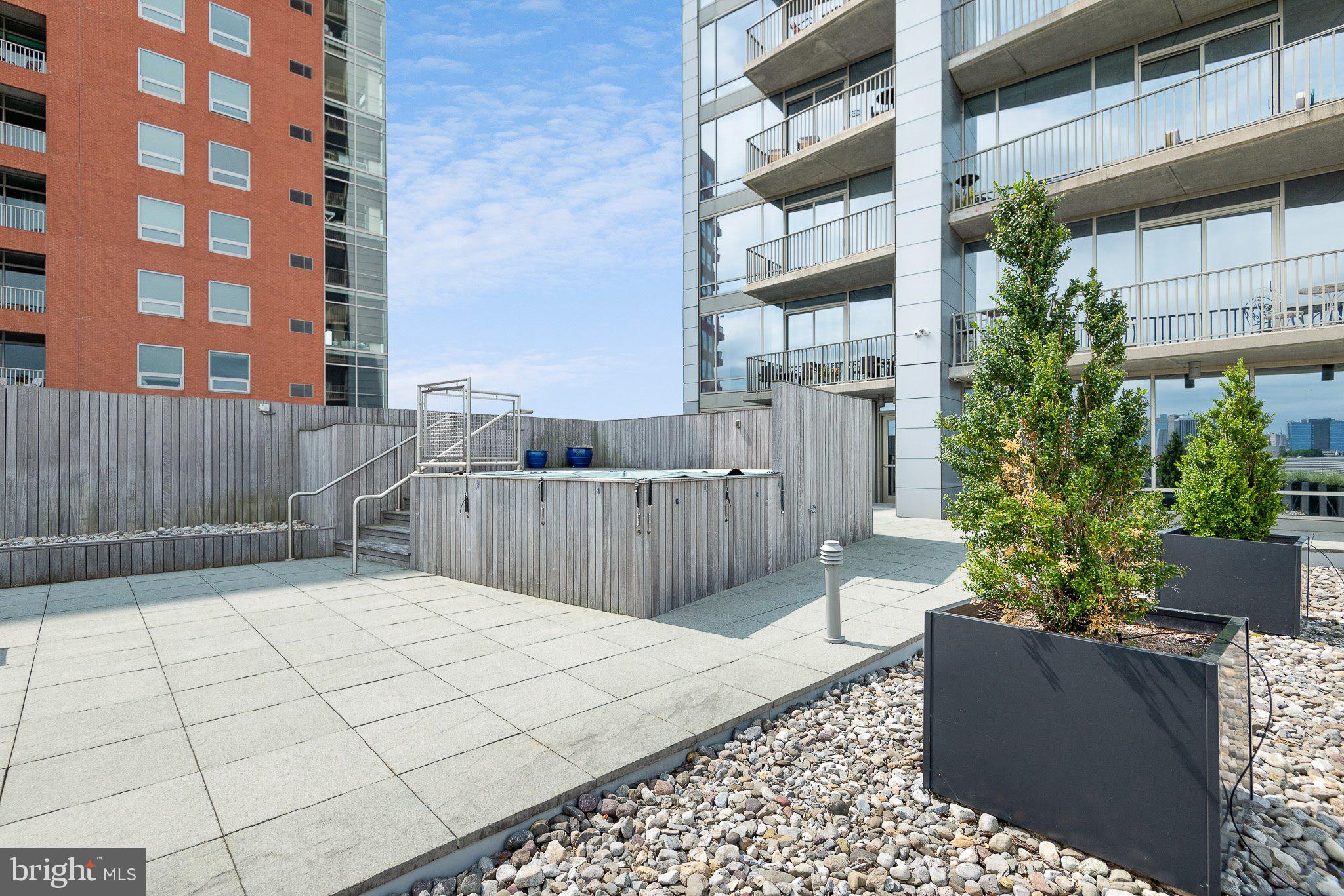 RIVER TOWER CHRIST L - Residential