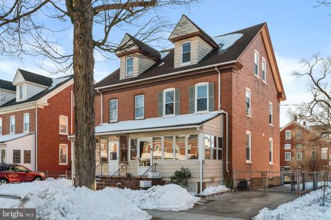 Townhouse For Sale - 17 4th Ave Ave<br/> ROEBLING, NJ 08554