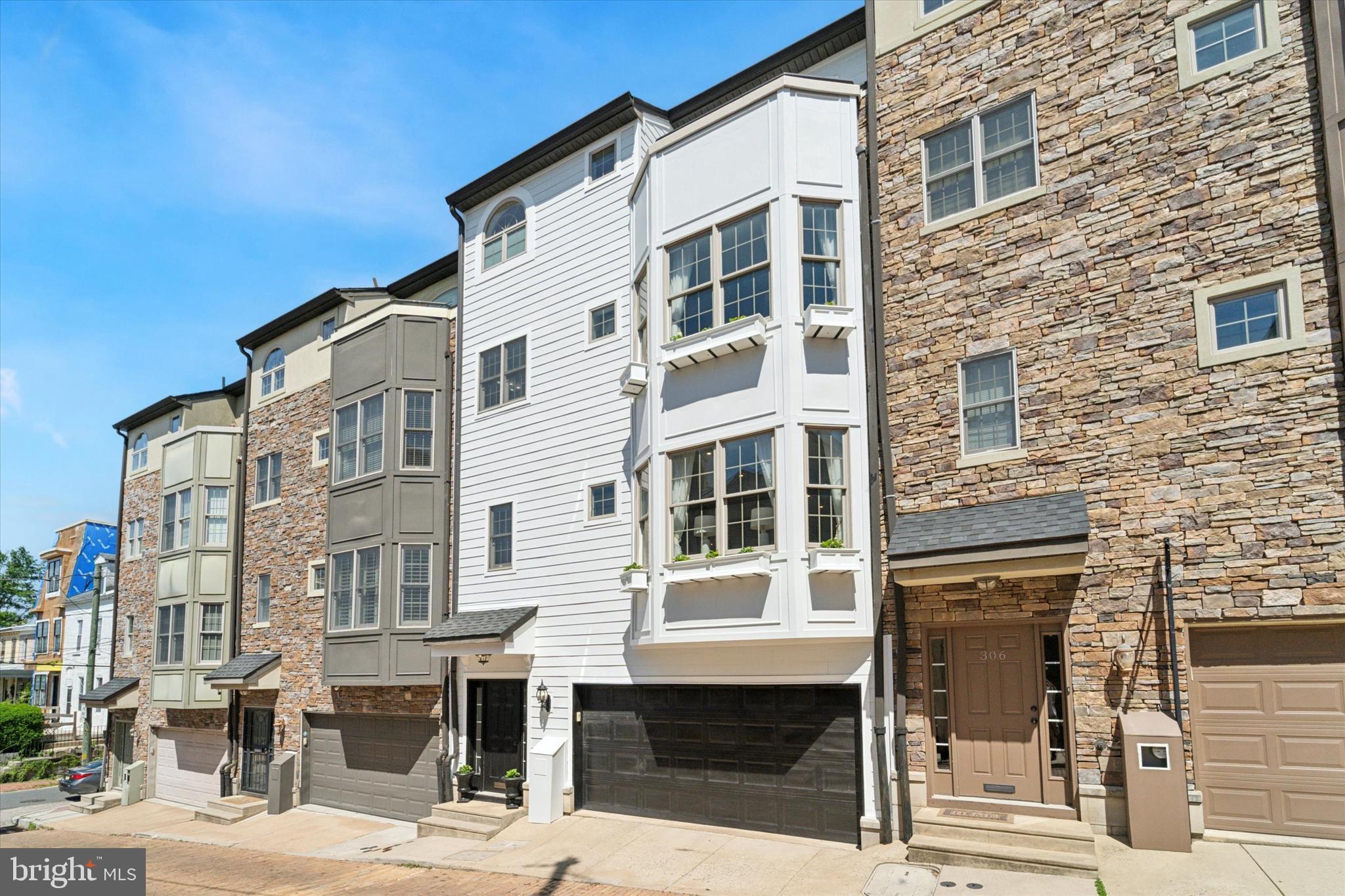 304 DUPONT STREET