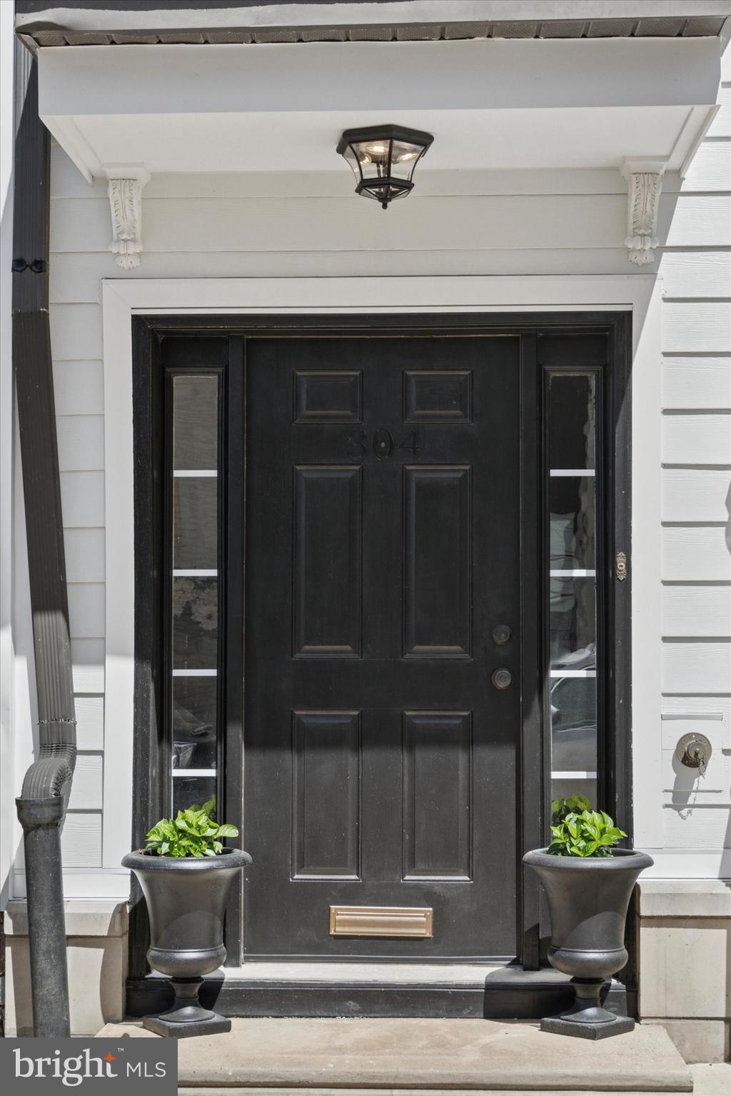304 DUPONT STREET