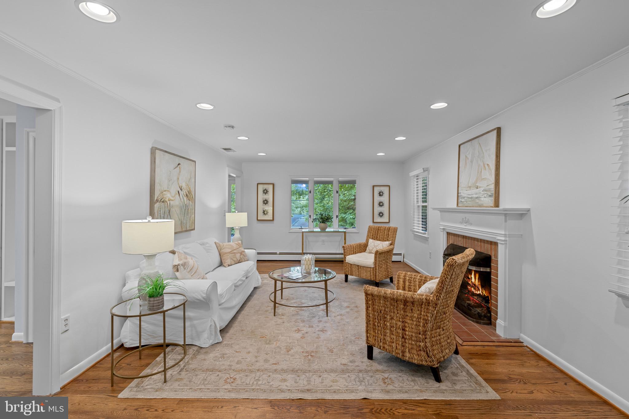 ANNAPOLIS ROADS - Residential