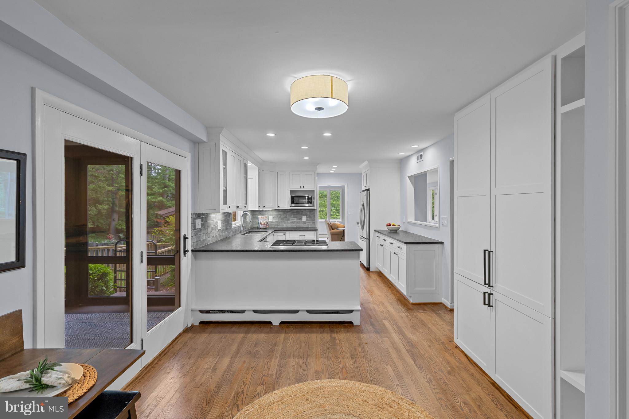 ANNAPOLIS ROADS - Residential