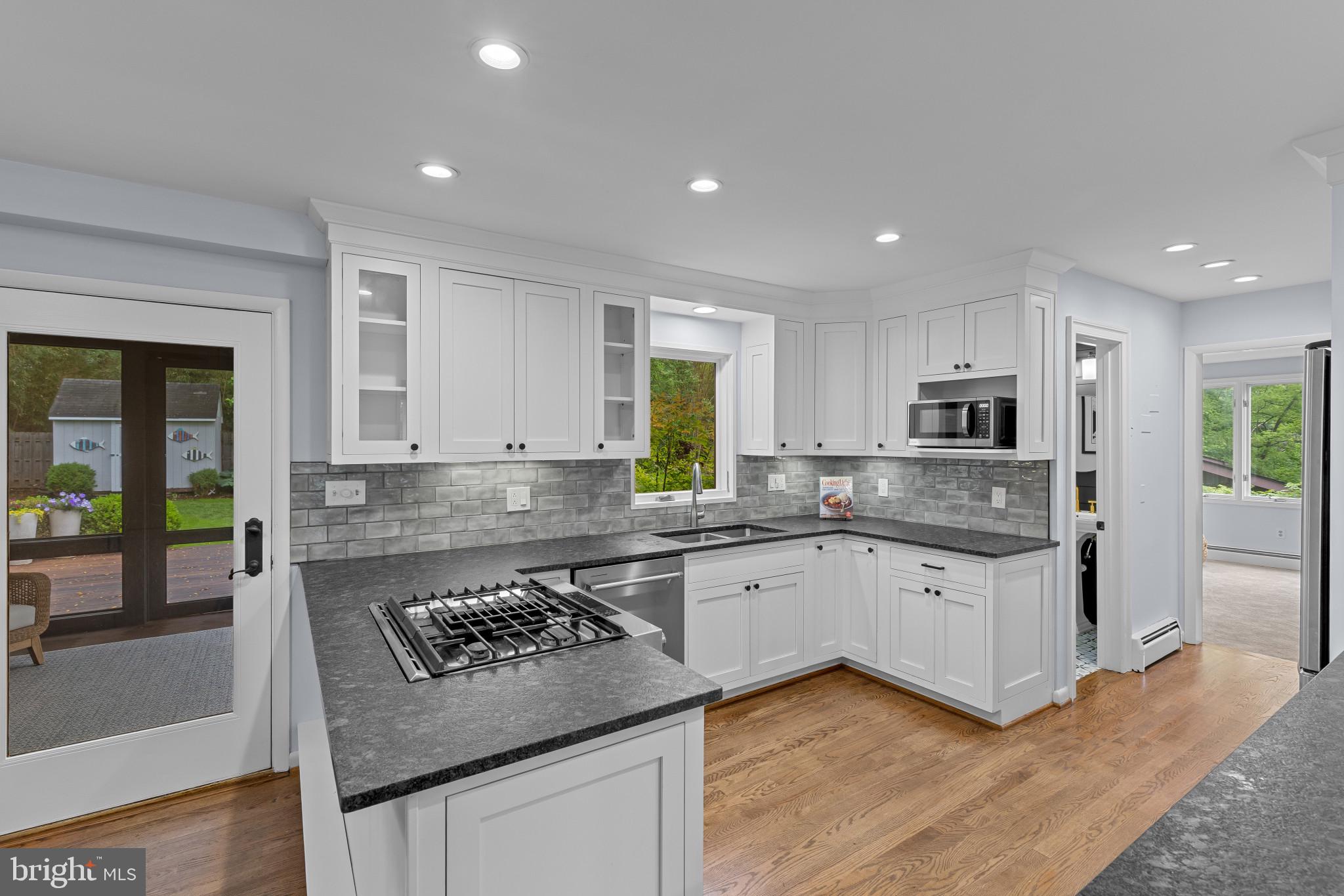 ANNAPOLIS ROADS - Residential